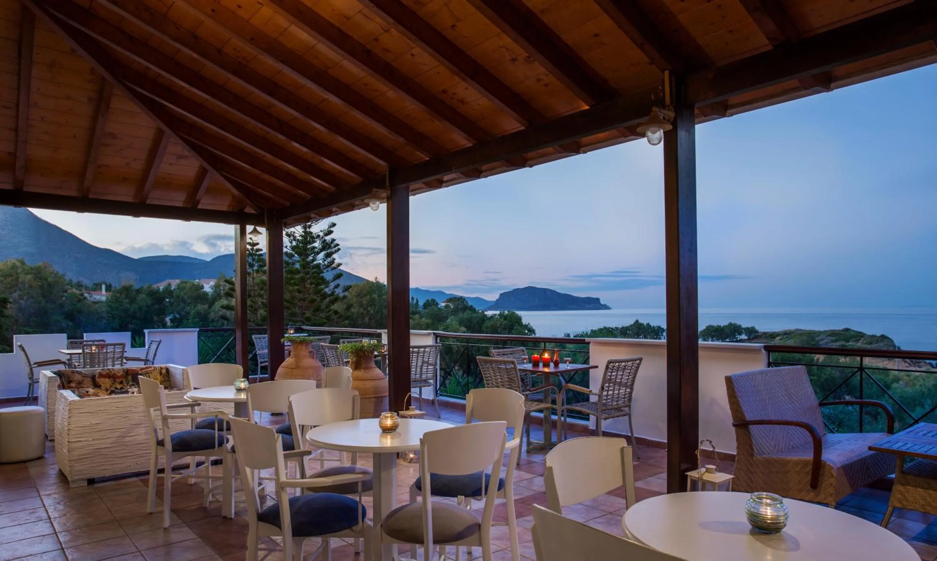 Balcony/Terrace in Iris Beach Hotel