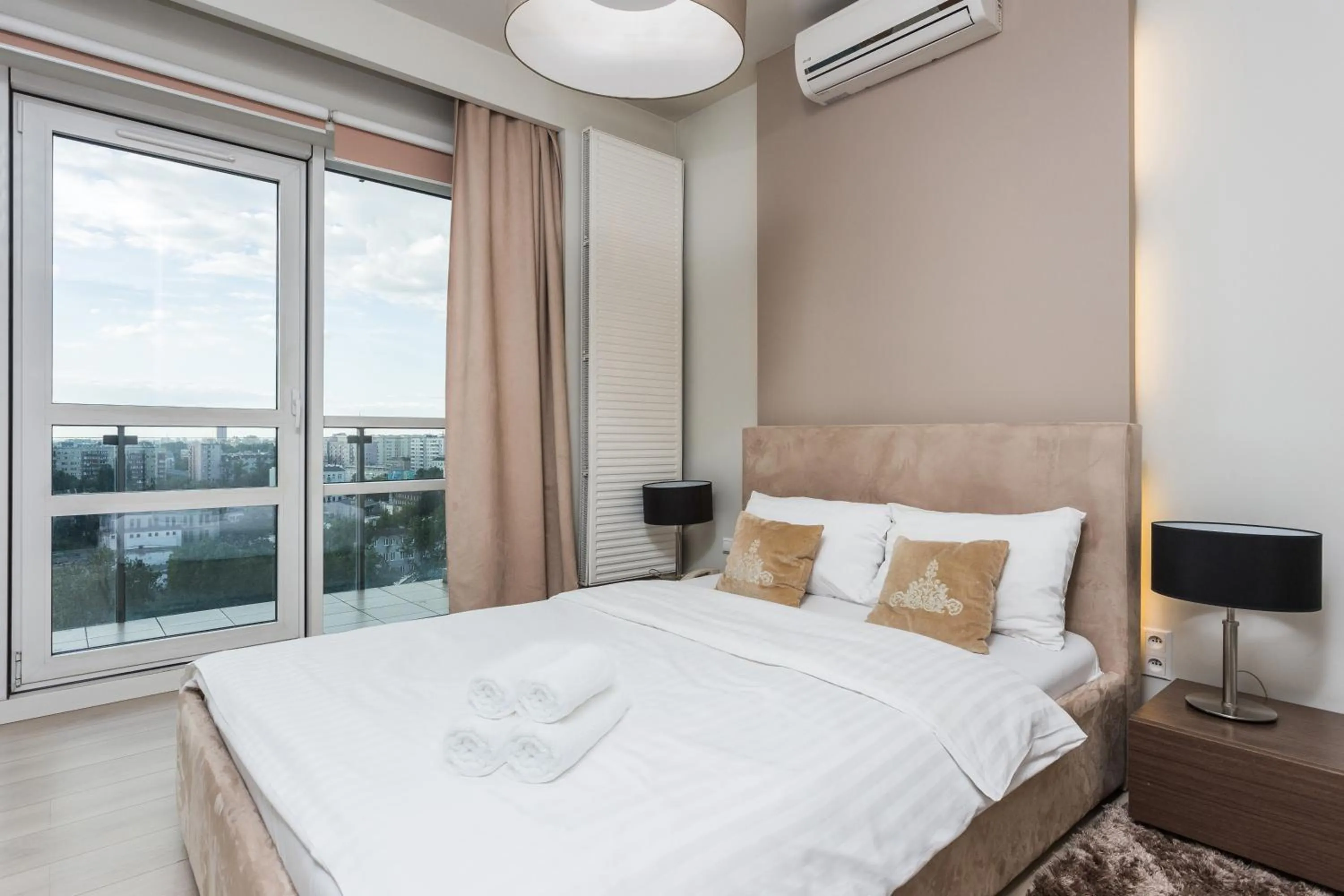 Photo of the whole room, Bed in Platinum Residence