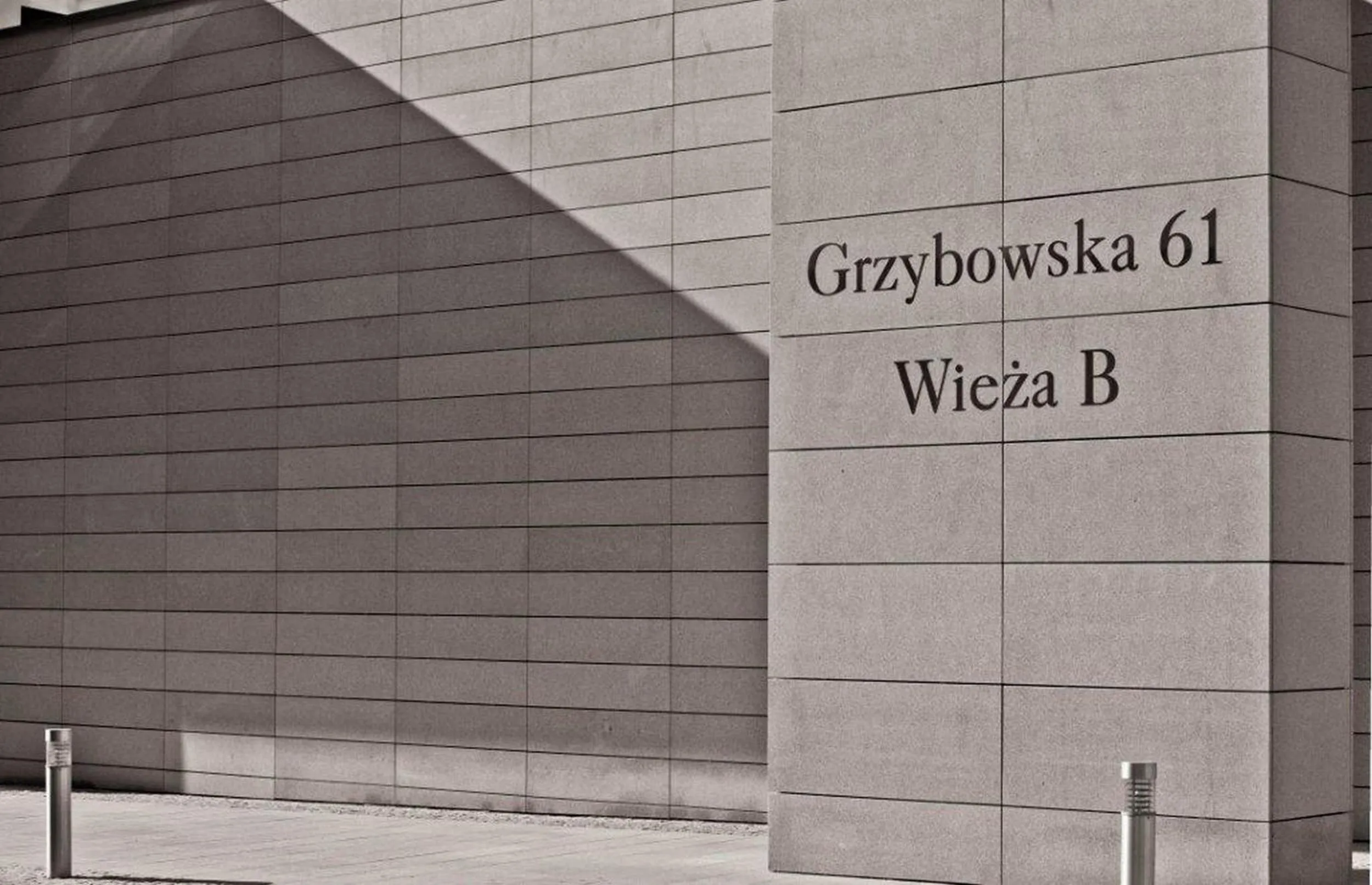 Facade/entrance in Platinum Residence