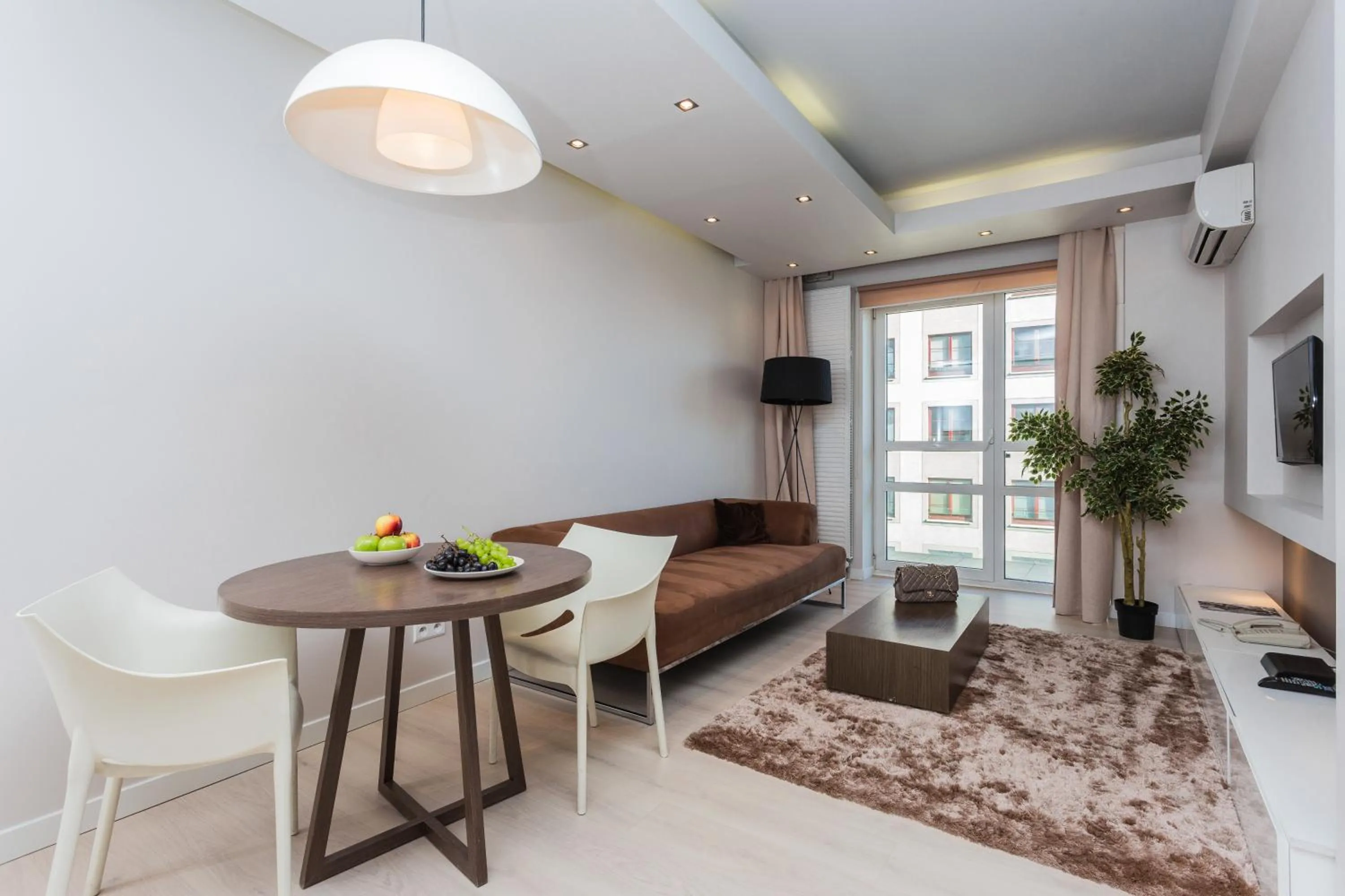 Photo of the whole room in Platinum Residence