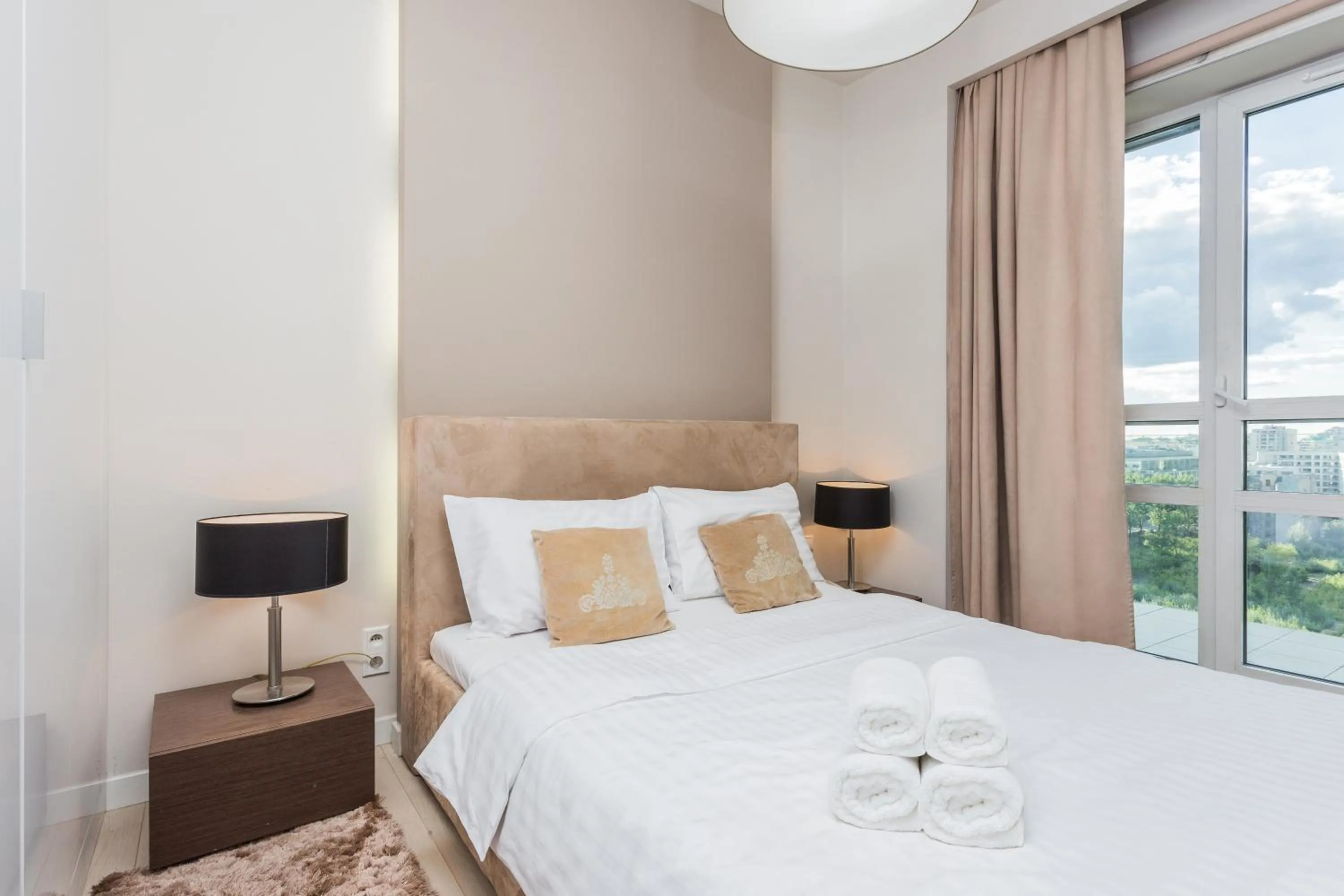 Photo of the whole room, Bed in Platinum Residence