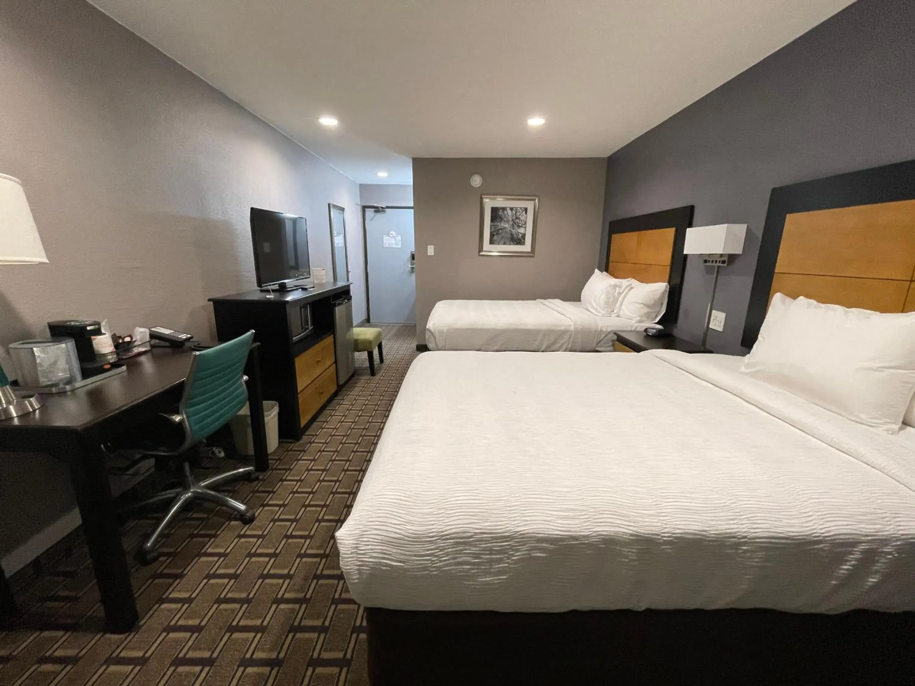 Photo of the whole room, Bed in Quality Inn - Denton