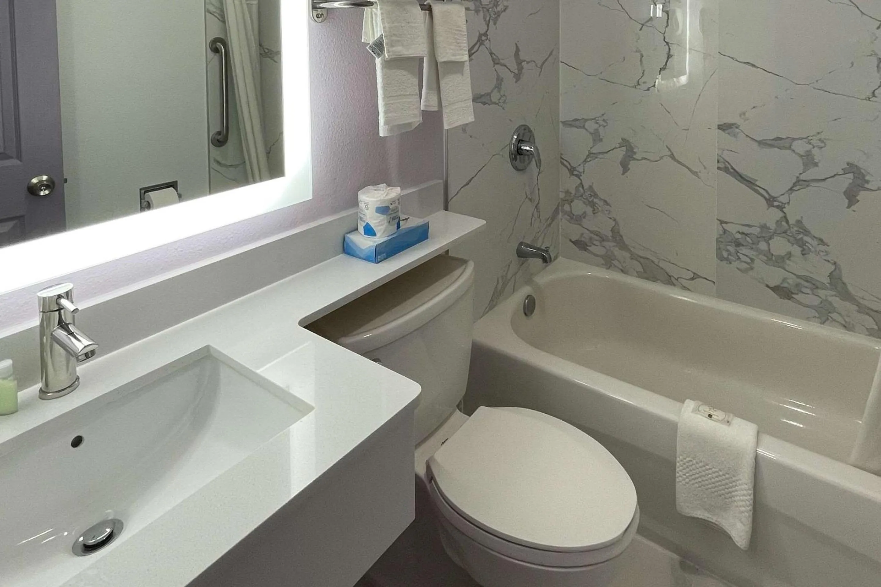 Bedroom in Quality Inn - Denton