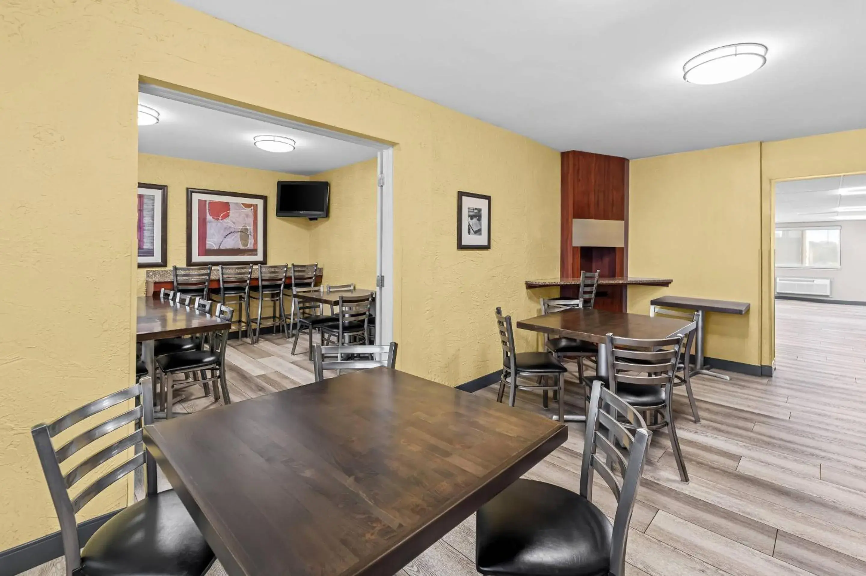 Breakfast in Quality Inn - Denton Breakfast in Quality Inn - Denton