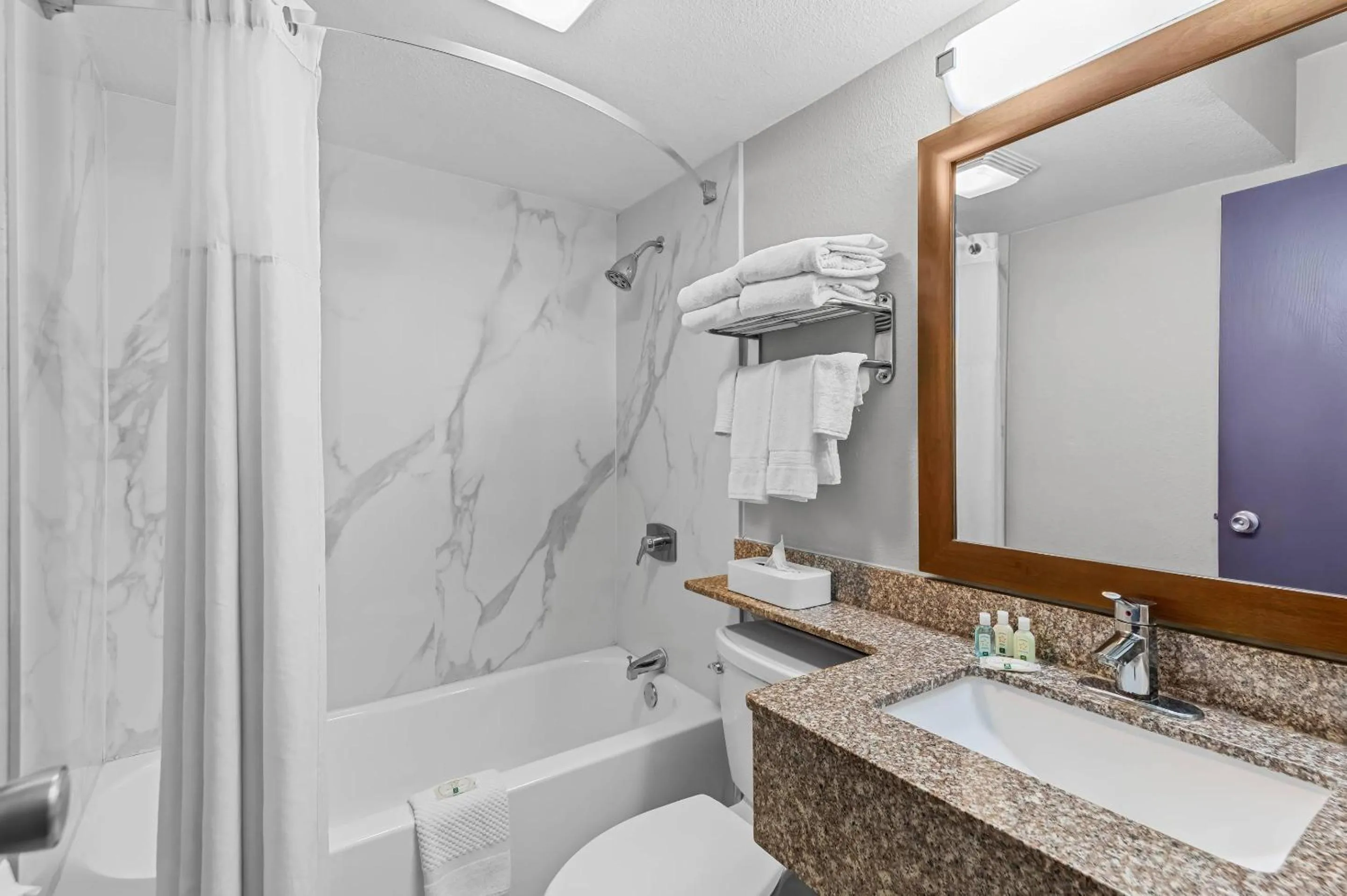 Bedroom in Quality Inn - Denton