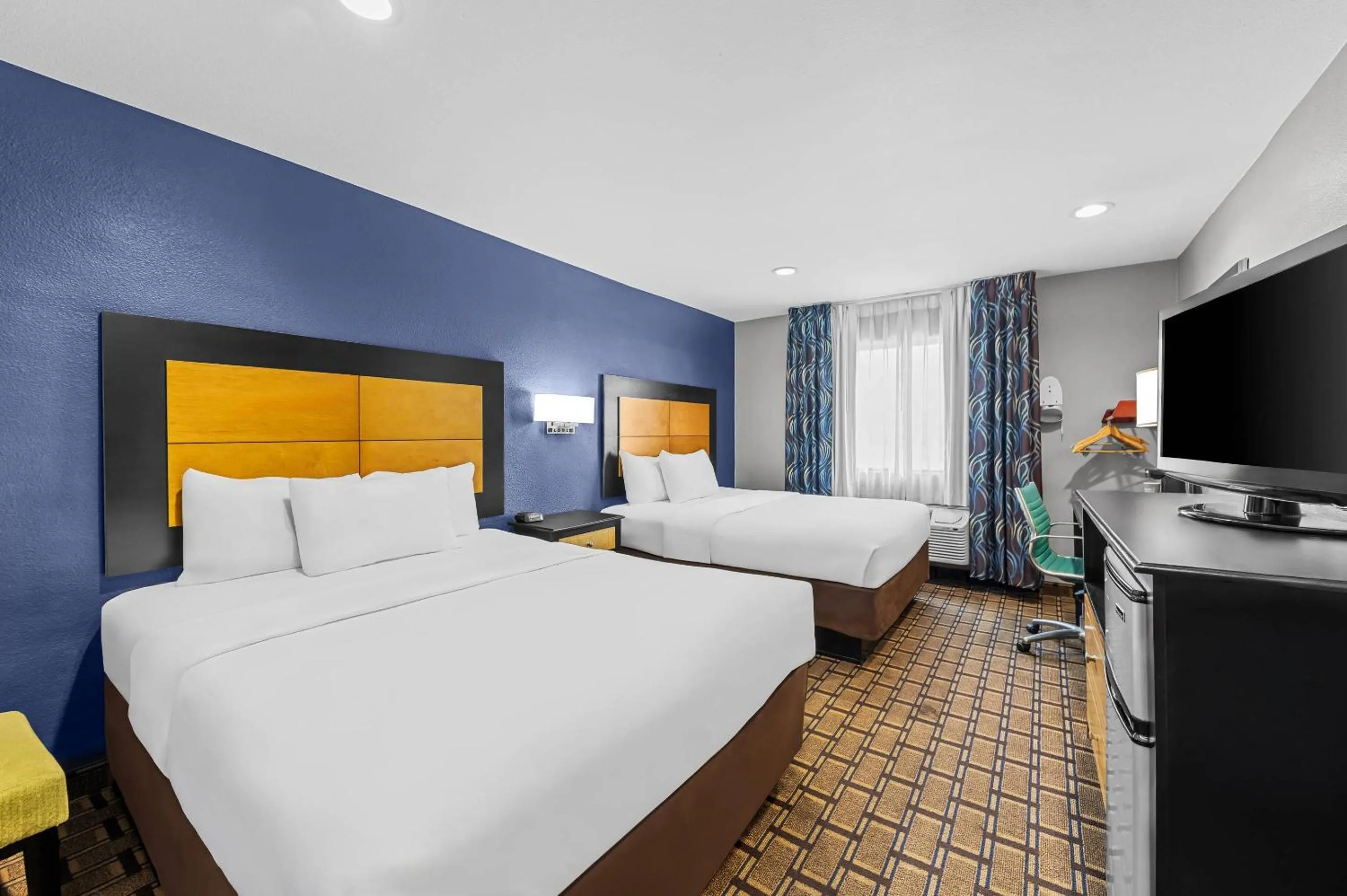 Bedroom, Bed in Quality Inn - Denton