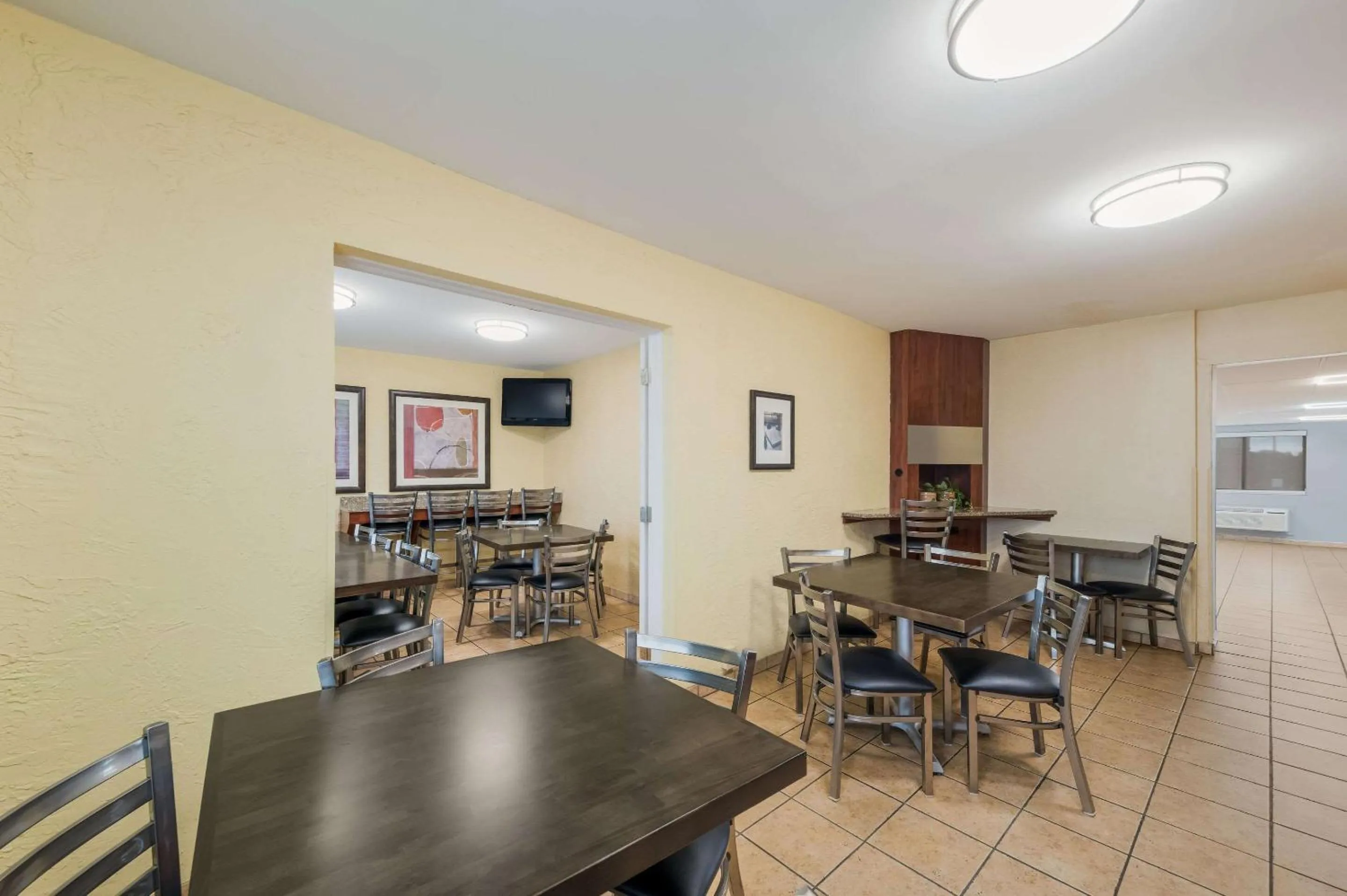 Breakfast in Quality Inn - Denton