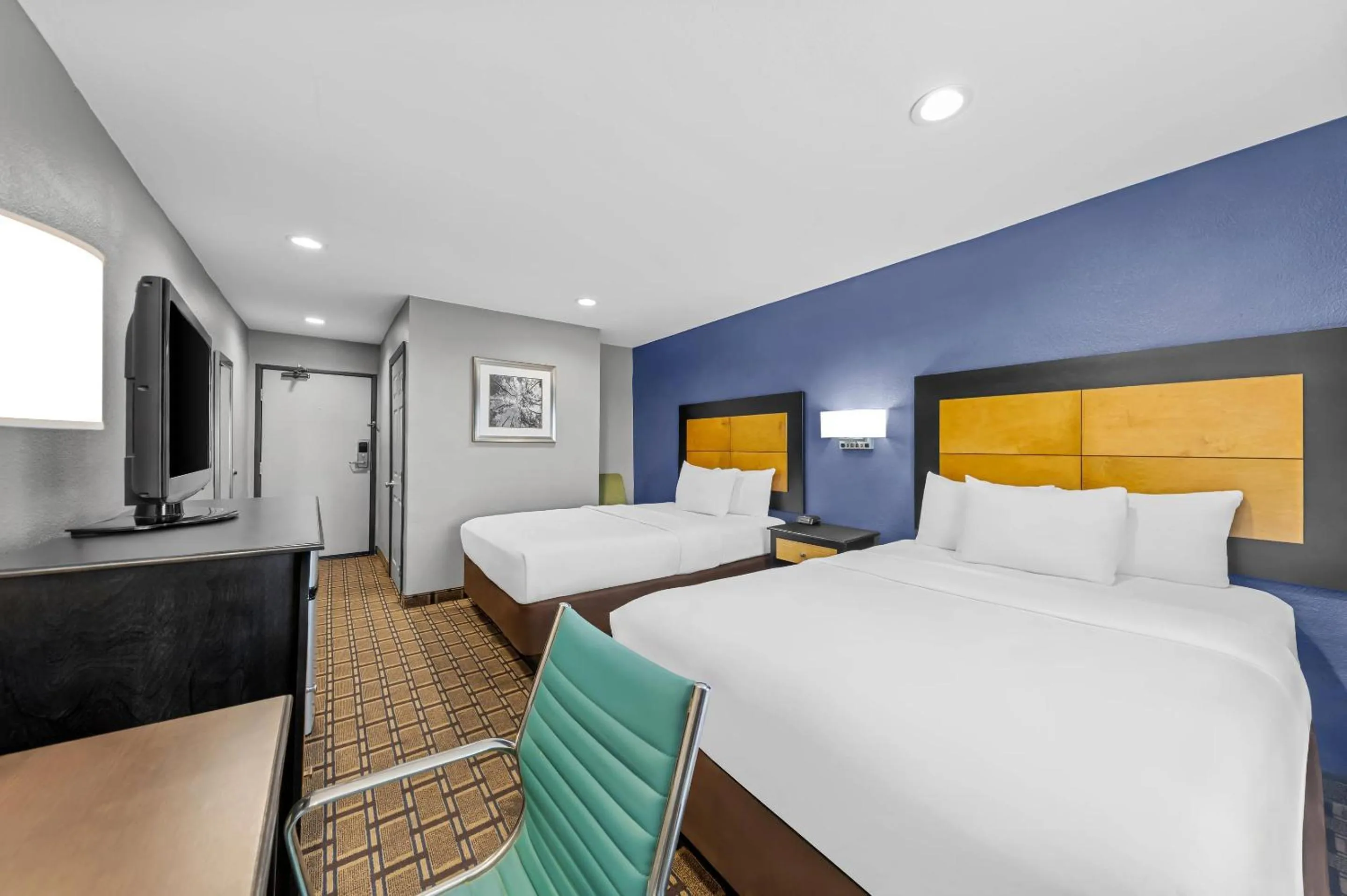 Bedroom, Bed in Quality Inn - Denton