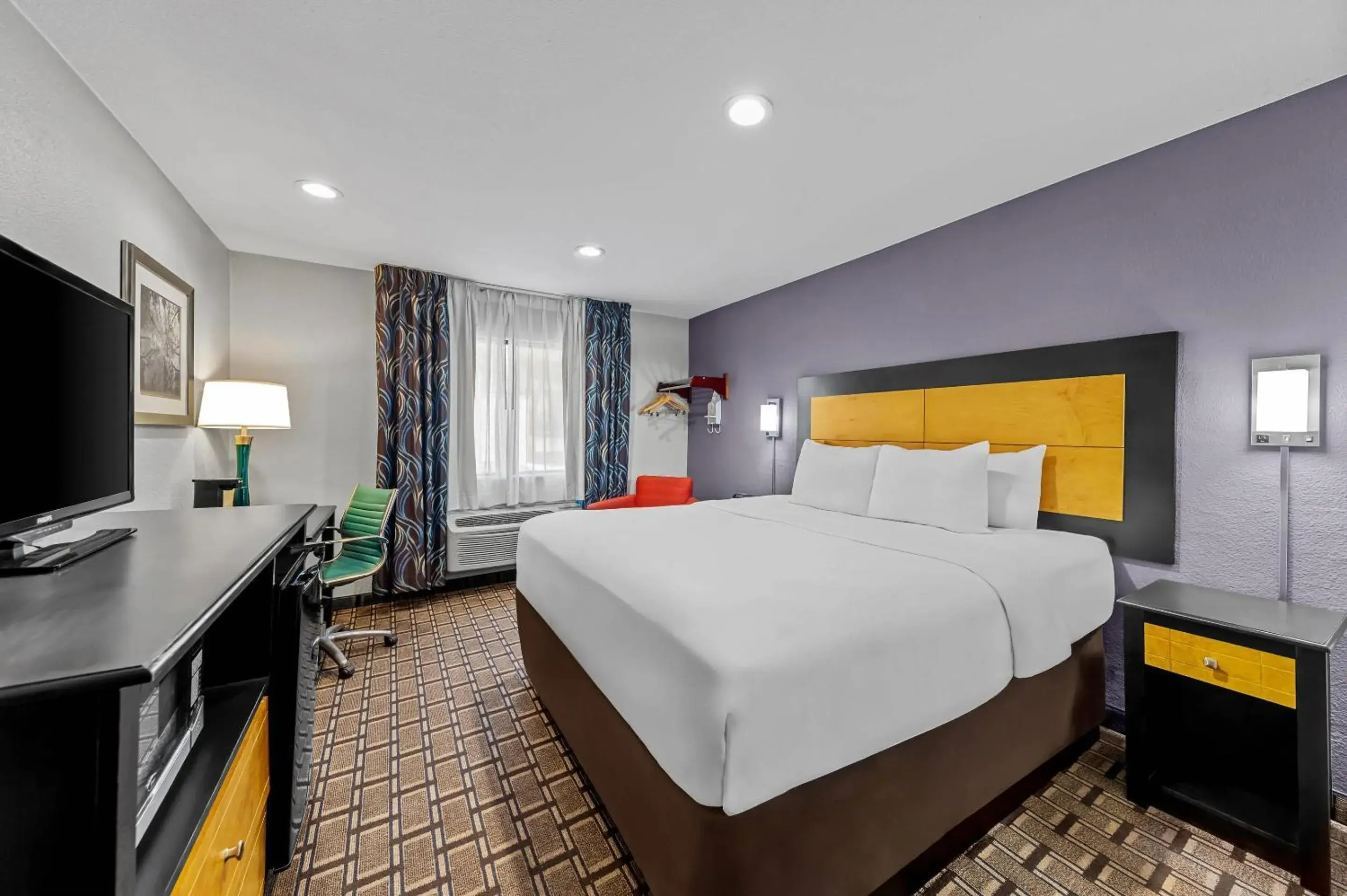 Bedroom, Bed in Quality Inn - Denton Bedroom, Bed in Quality Inn - Denton