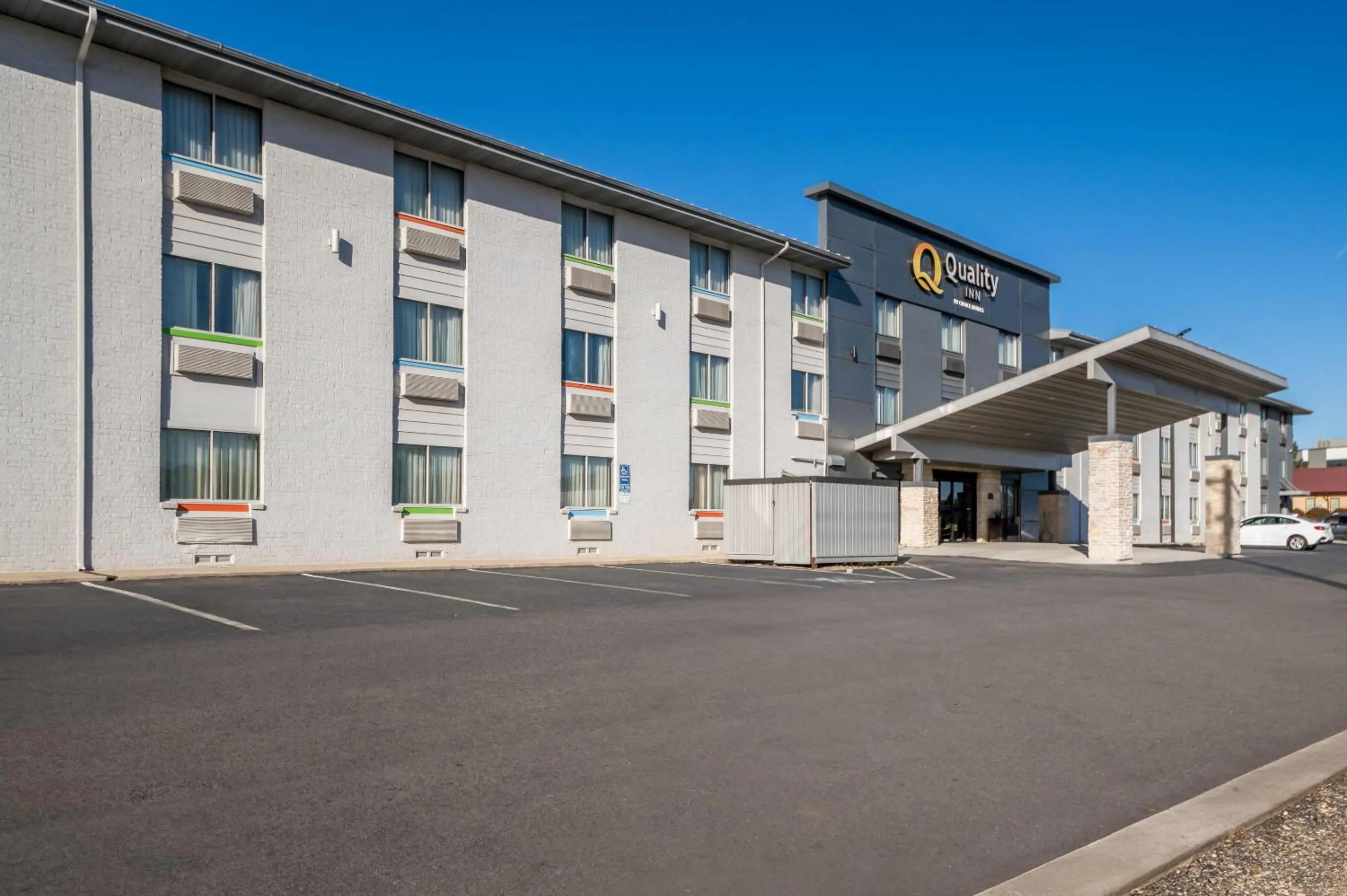 Property building in Quality Inn - Denton