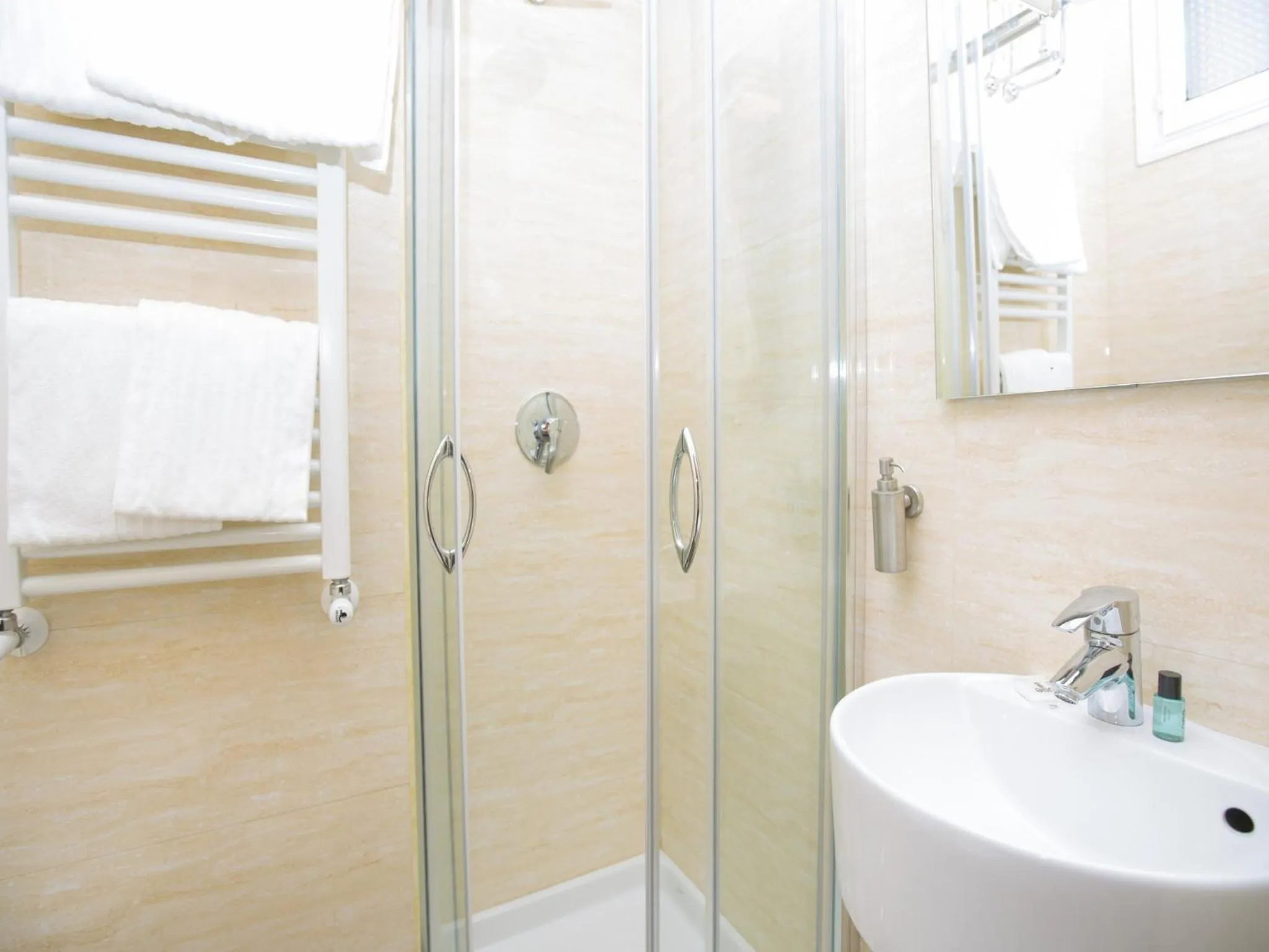 Bathroom in Hotel Residence Villa Tassoni