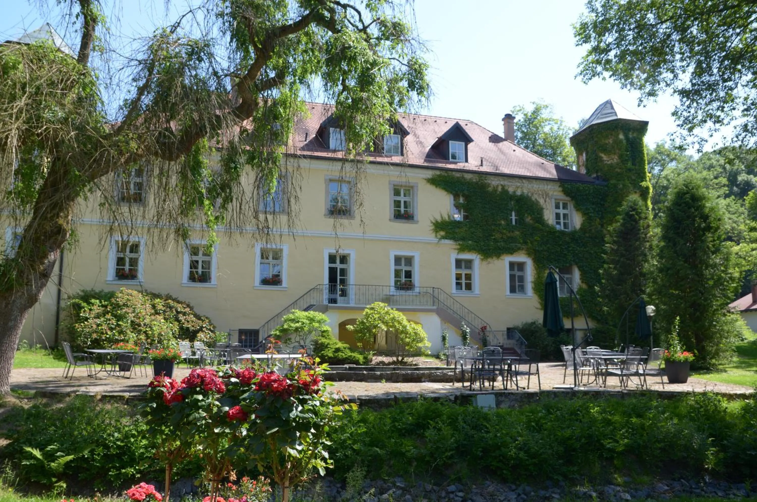 Property building in Landschloss Ernestgrün