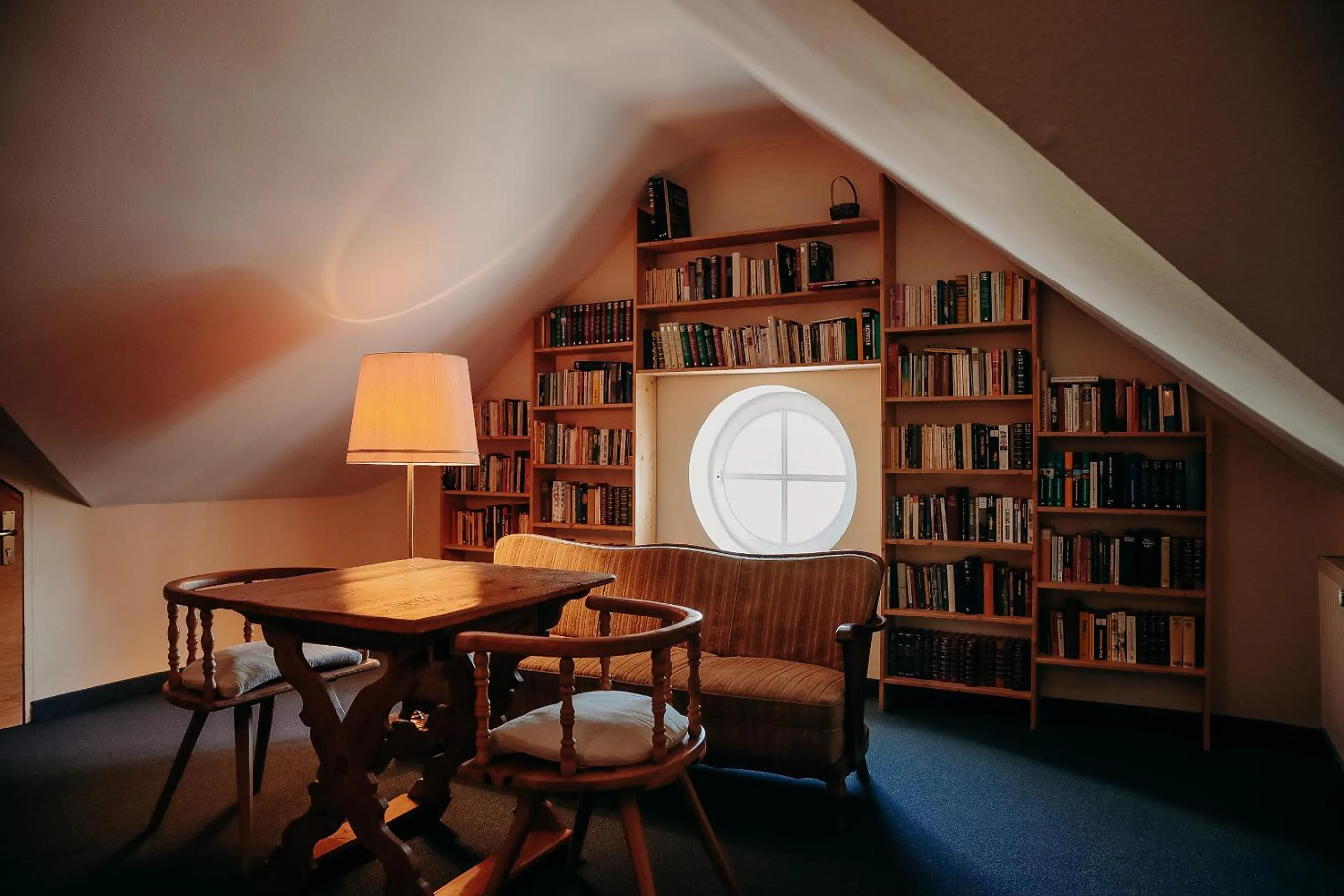 Library in Landschloss Ernestgrün