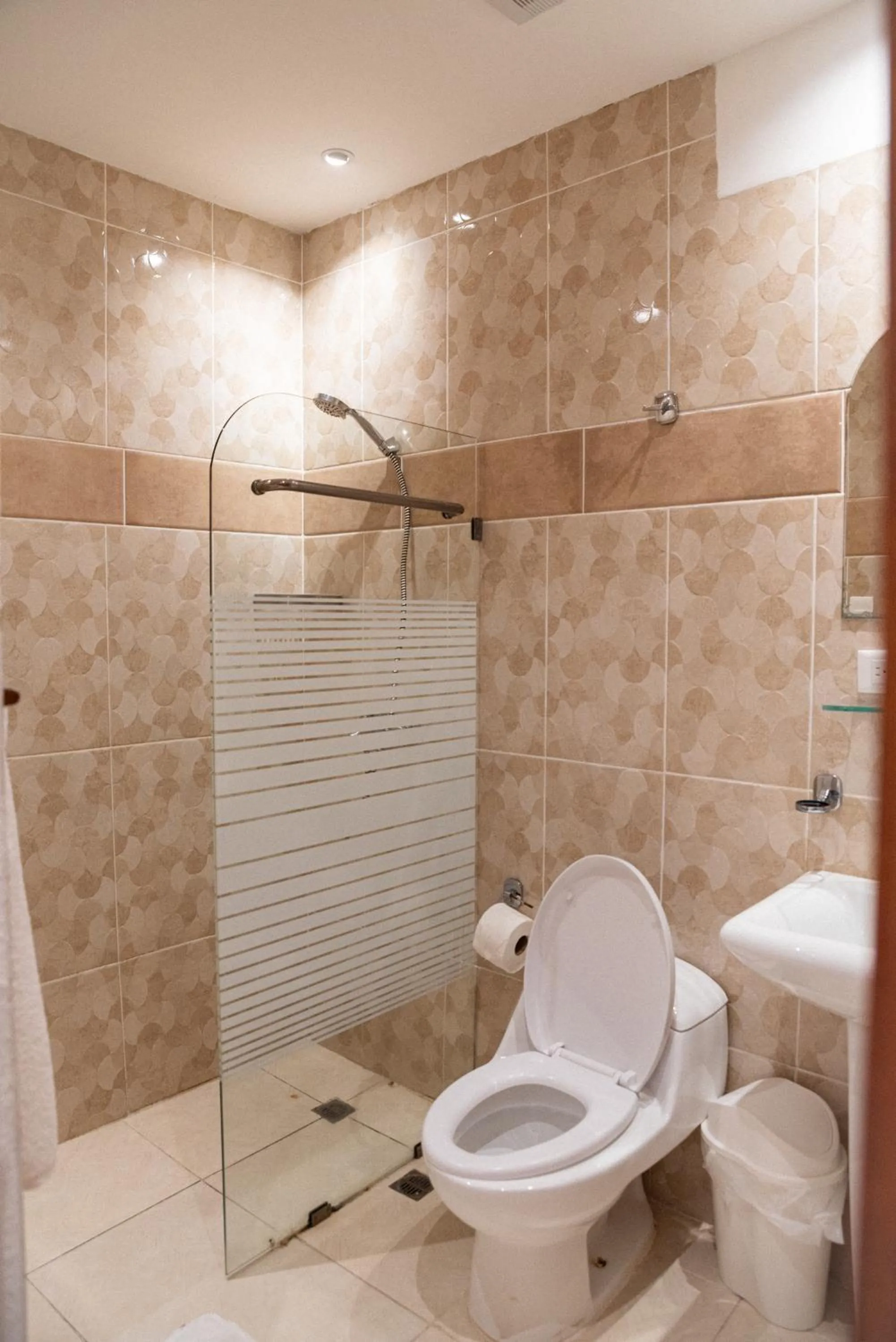 Shower in Cataleya Hotel