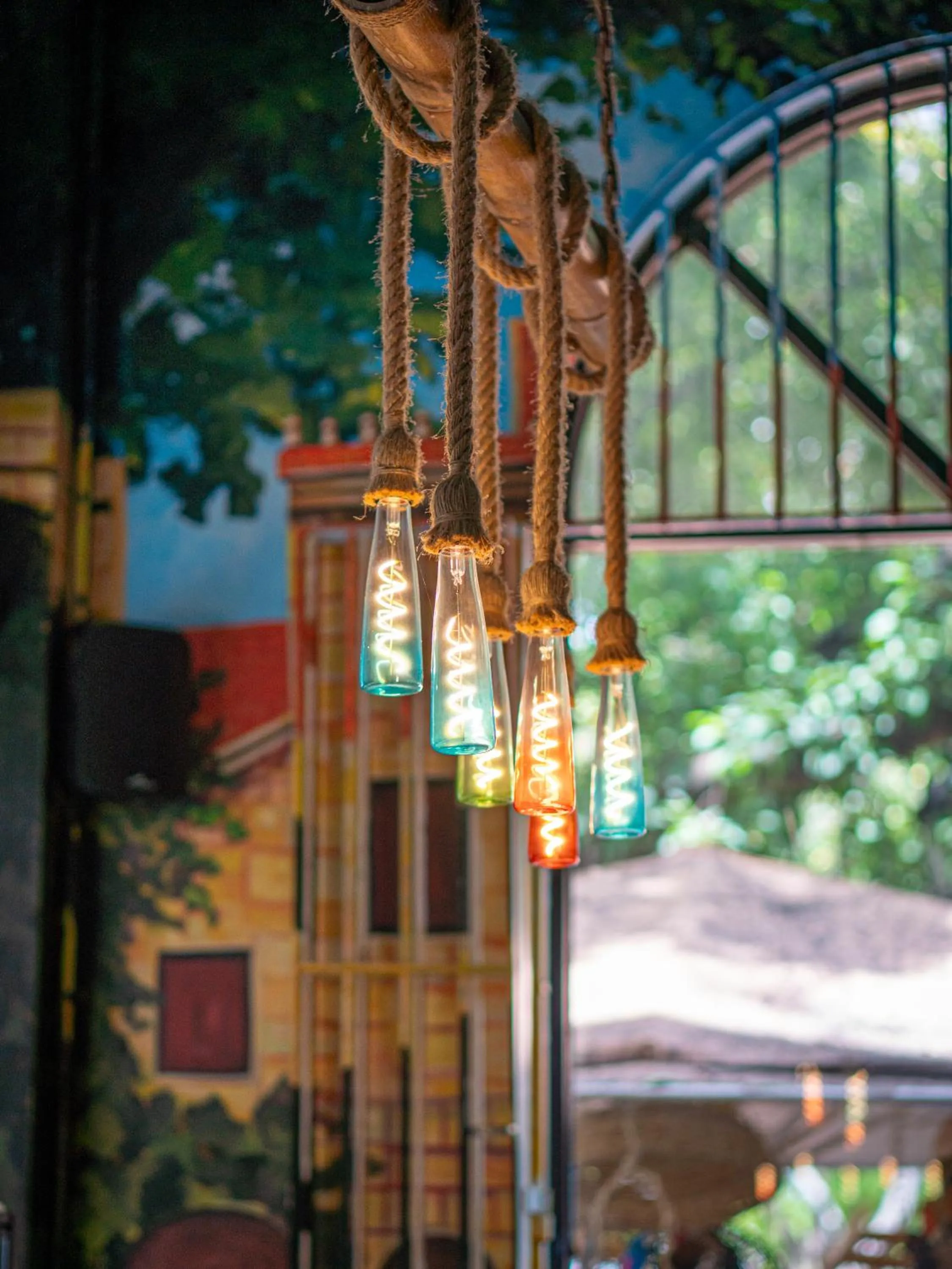 Restaurant/places to eat in Cataleya Hotel