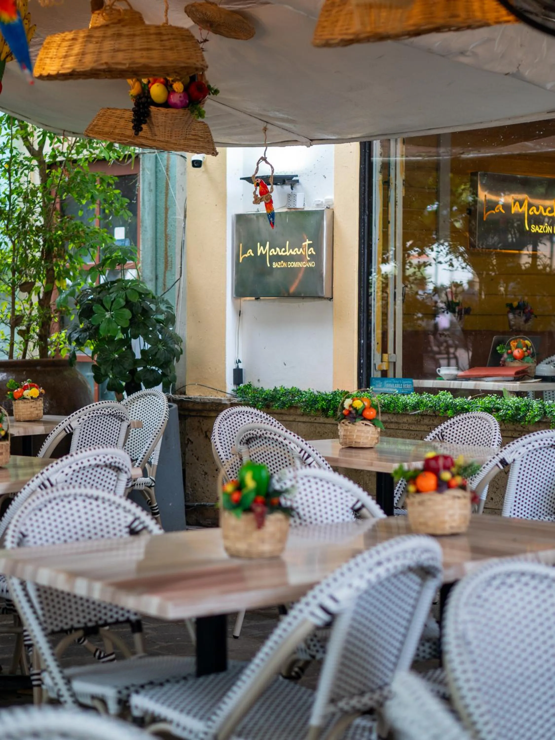 Restaurant/places to eat in Cataleya Hotel