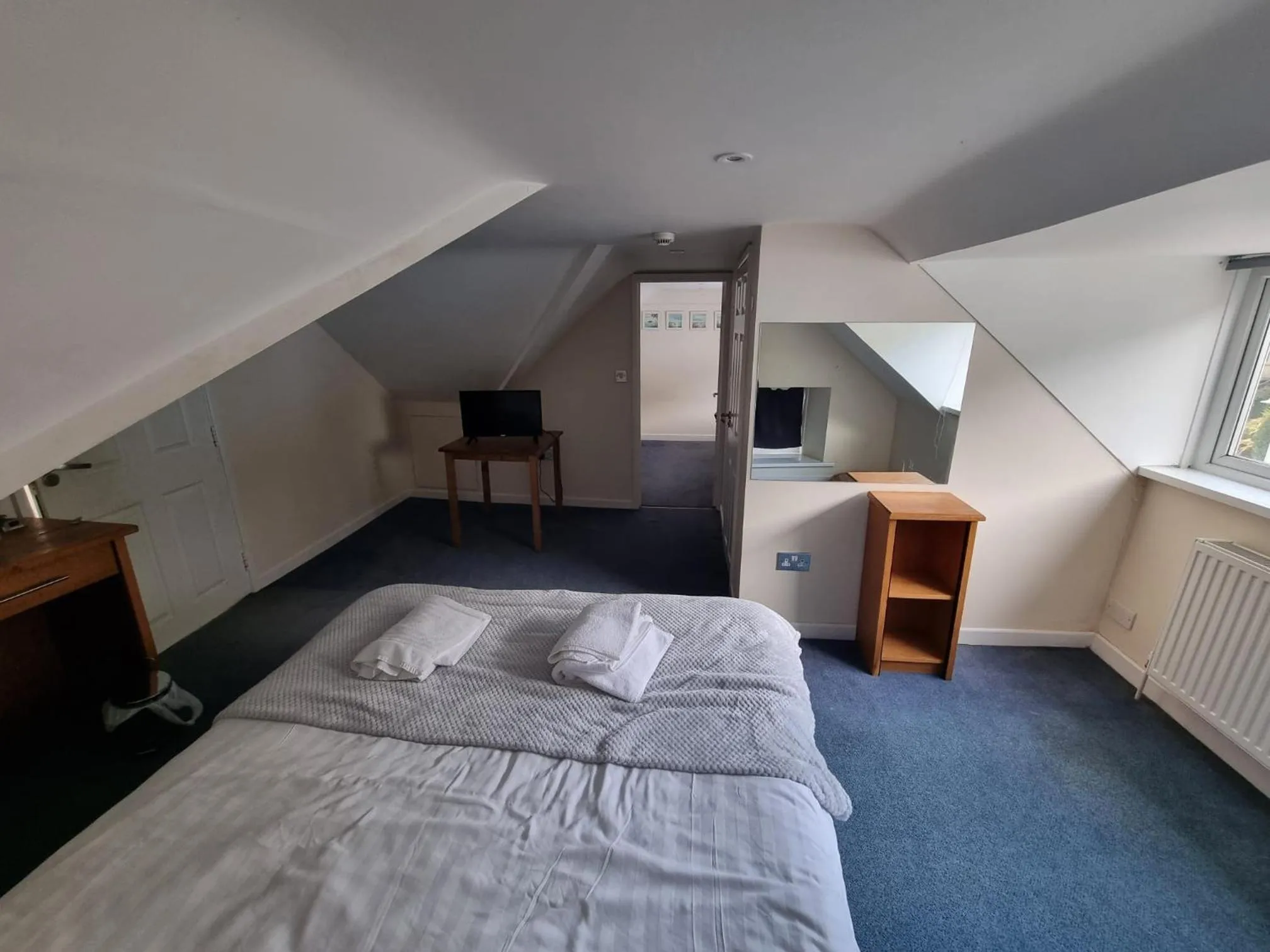 Bedroom in Rose and Crown Hotel & Hope and Anchor Bar