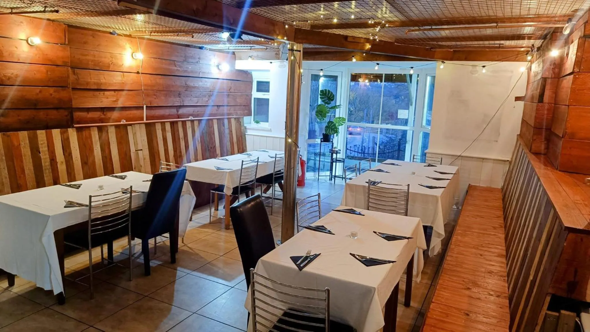 Rose and Crown Hotel & Hope and Anchor Bar