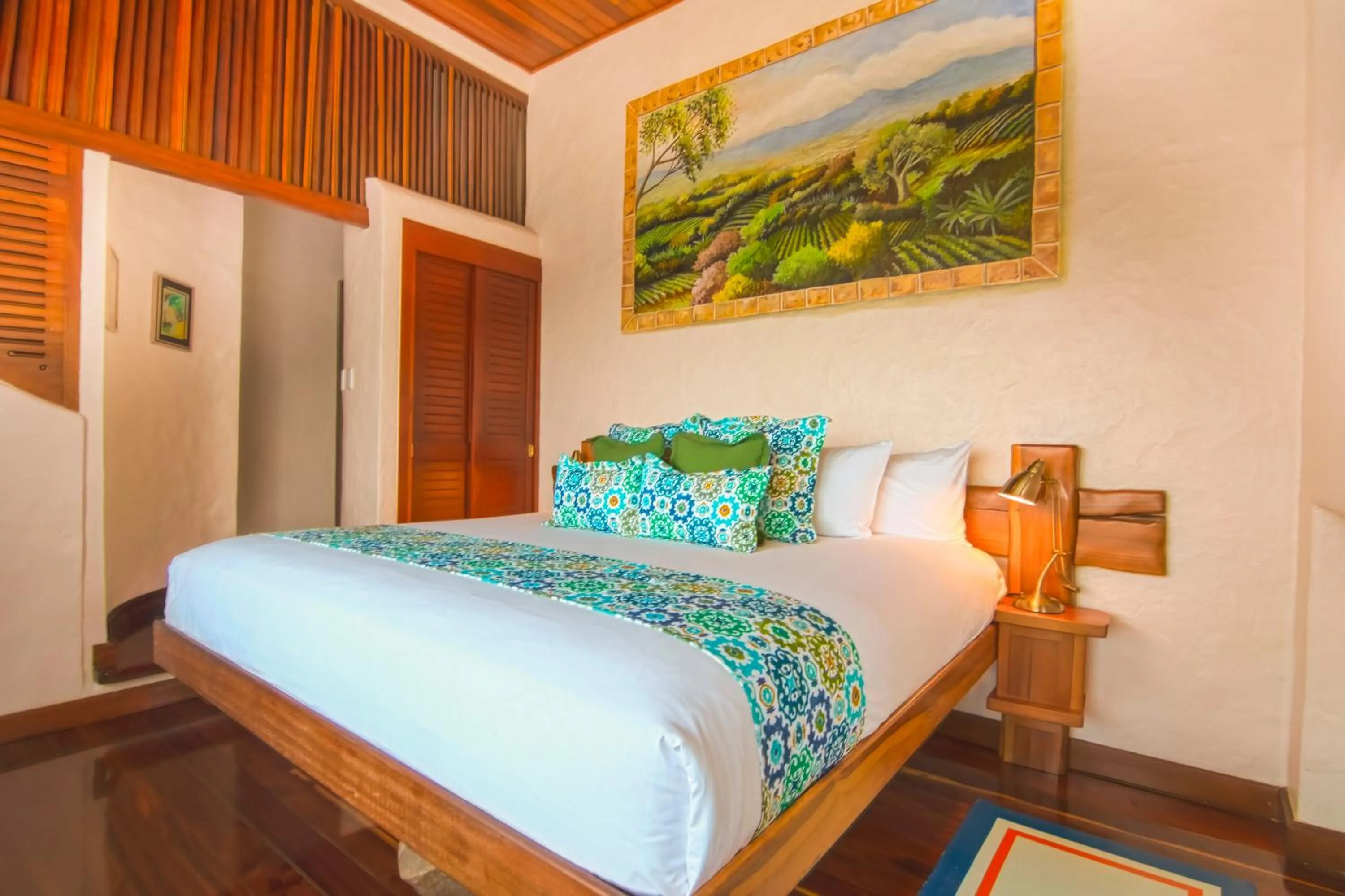 Bed in Finca Rosa Blanca Coffee Farm and Inn