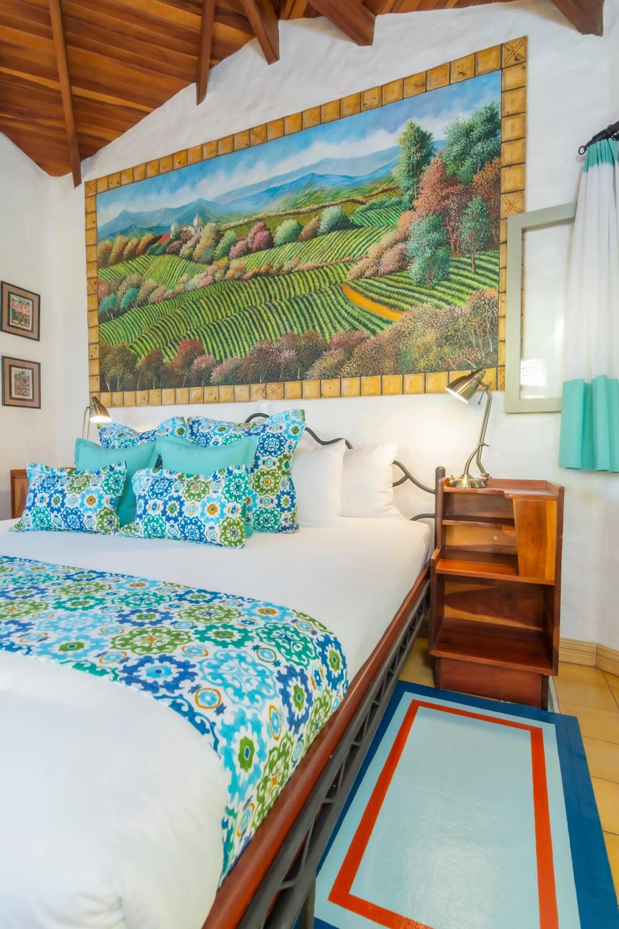 Bed in Finca Rosa Blanca Coffee Farm and Inn