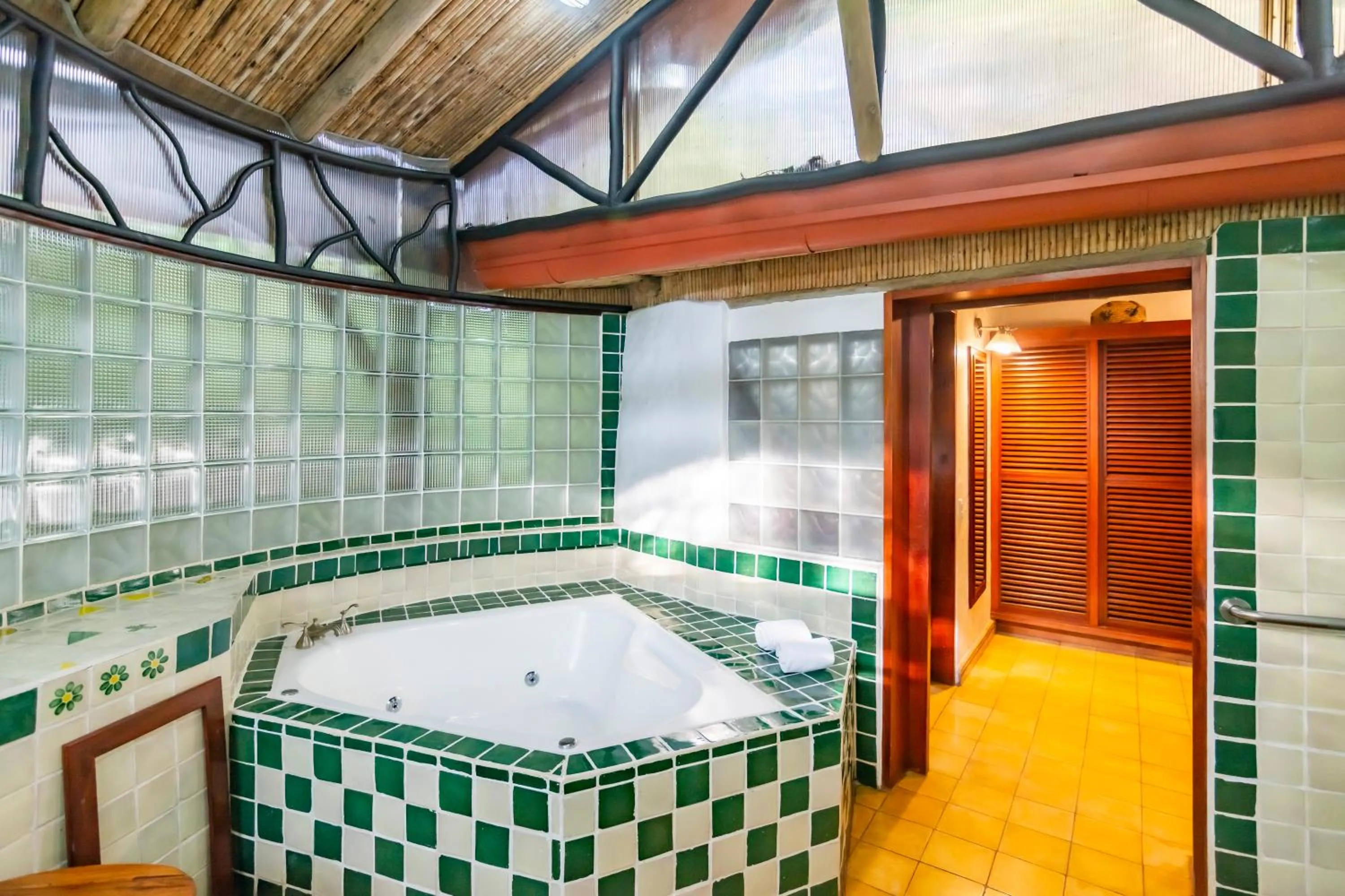 Hot Tub in Finca Rosa Blanca Coffee Farm and Inn