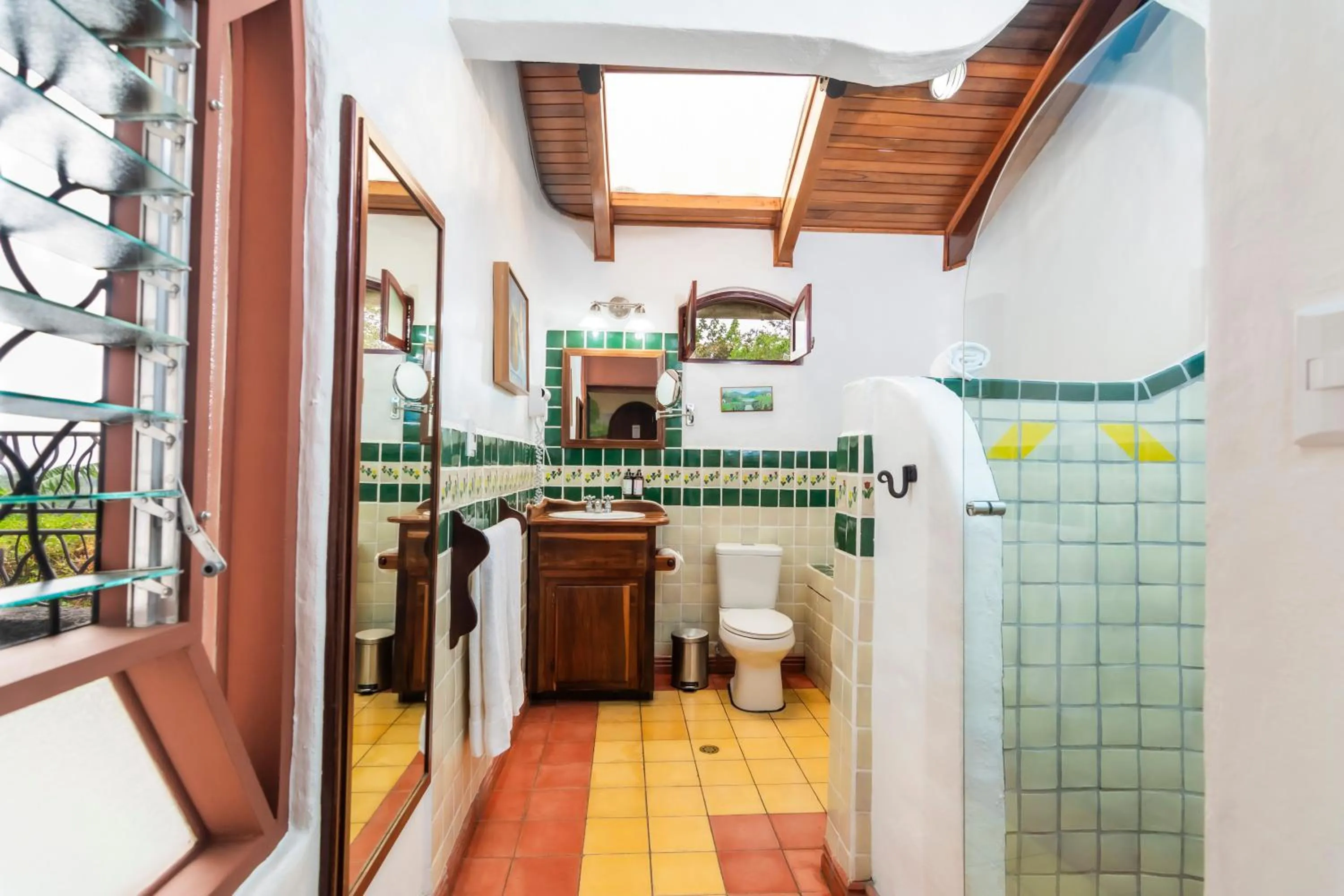Bathroom in Finca Rosa Blanca Coffee Farm and Inn