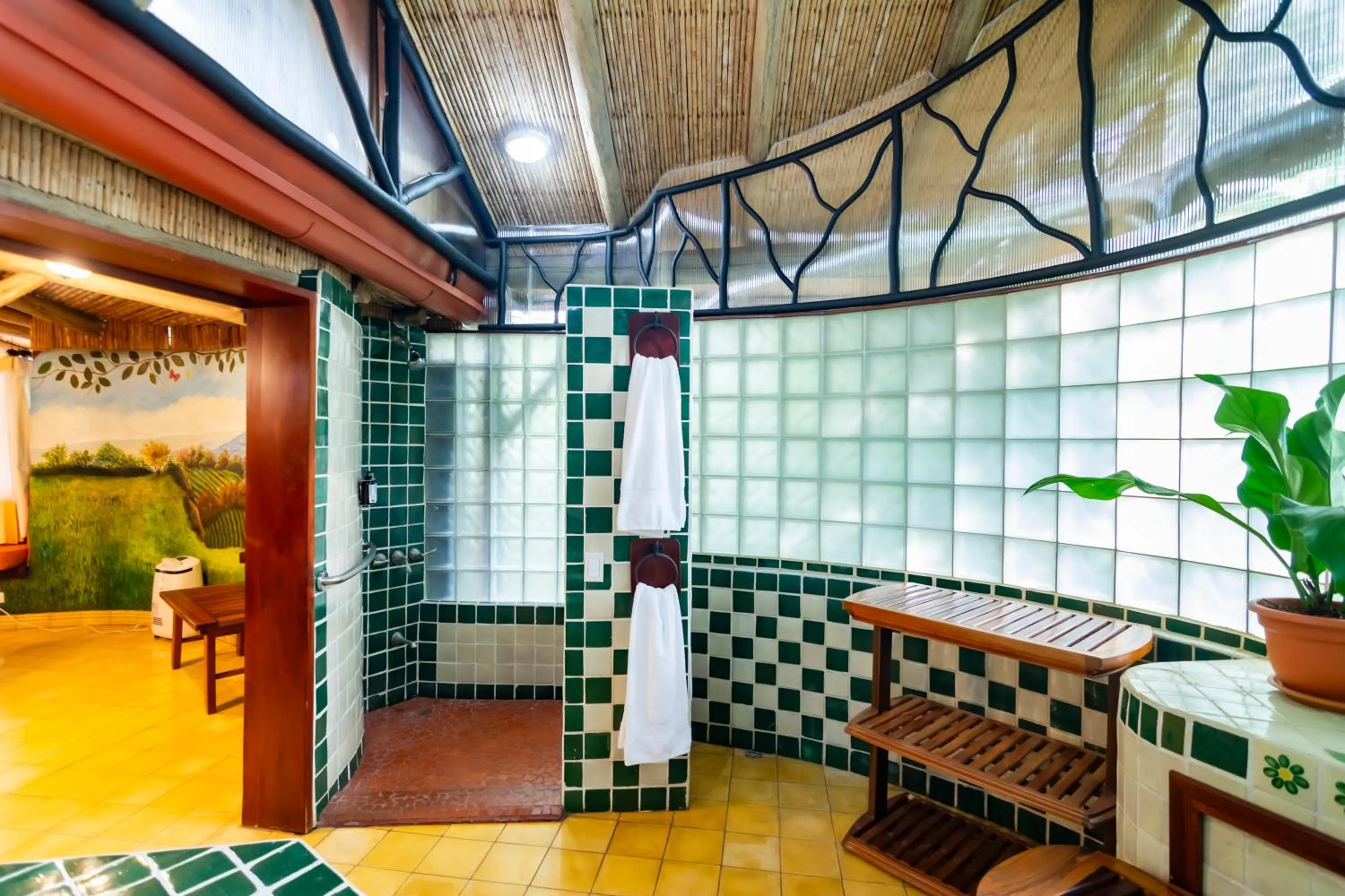 Bathroom in Finca Rosa Blanca Coffee Farm and Inn