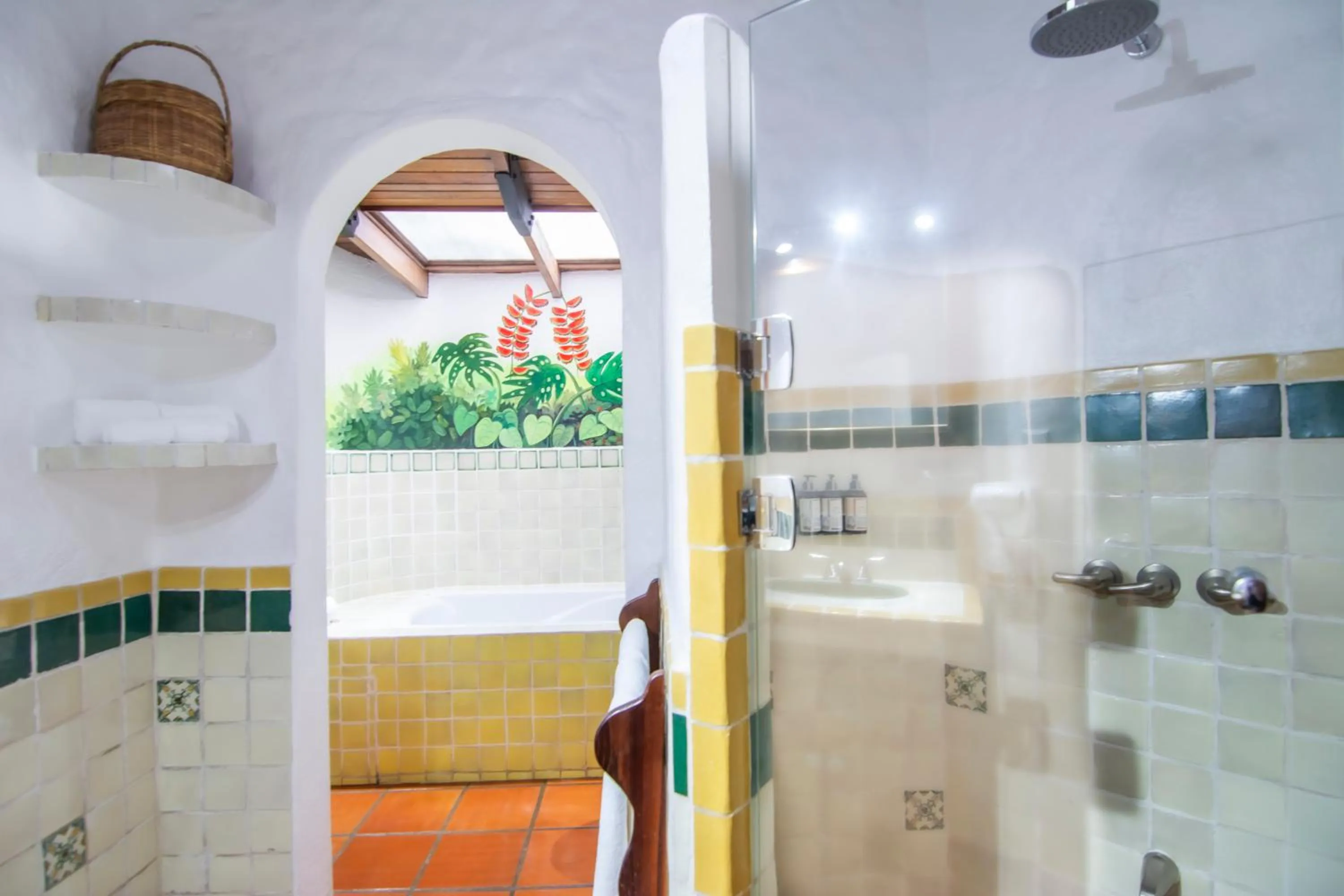 Shower in Finca Rosa Blanca Coffee Farm and Inn