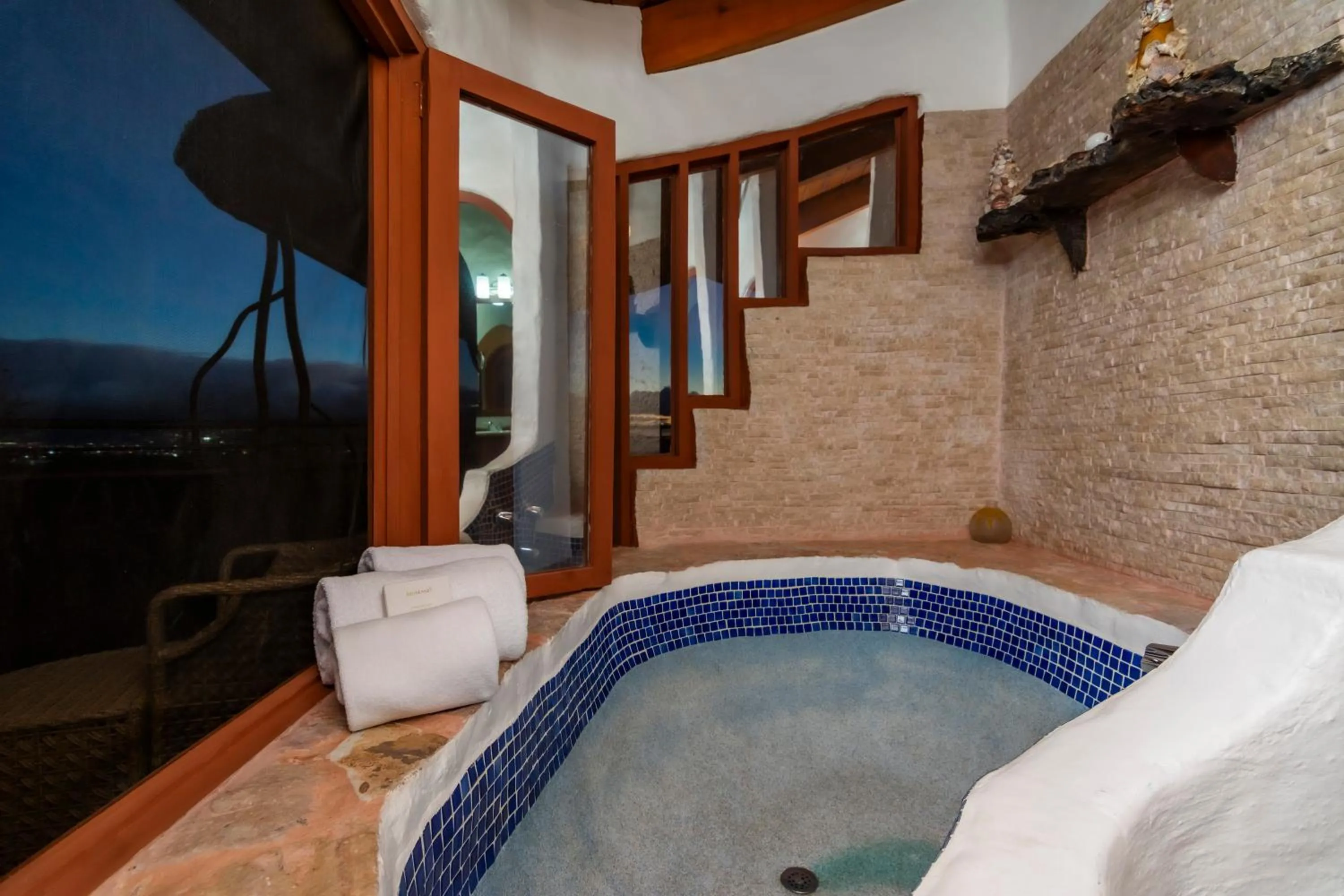 Bath in Finca Rosa Blanca Coffee Farm and Inn