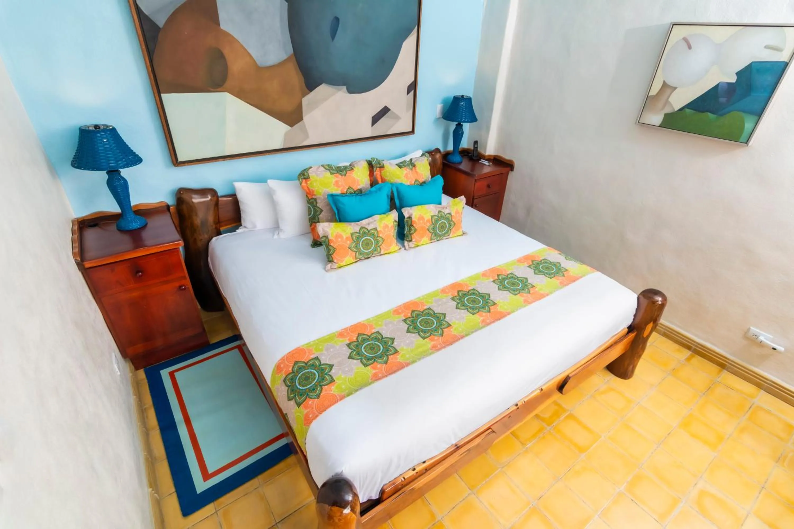 Bed in Finca Rosa Blanca Coffee Farm and Inn
