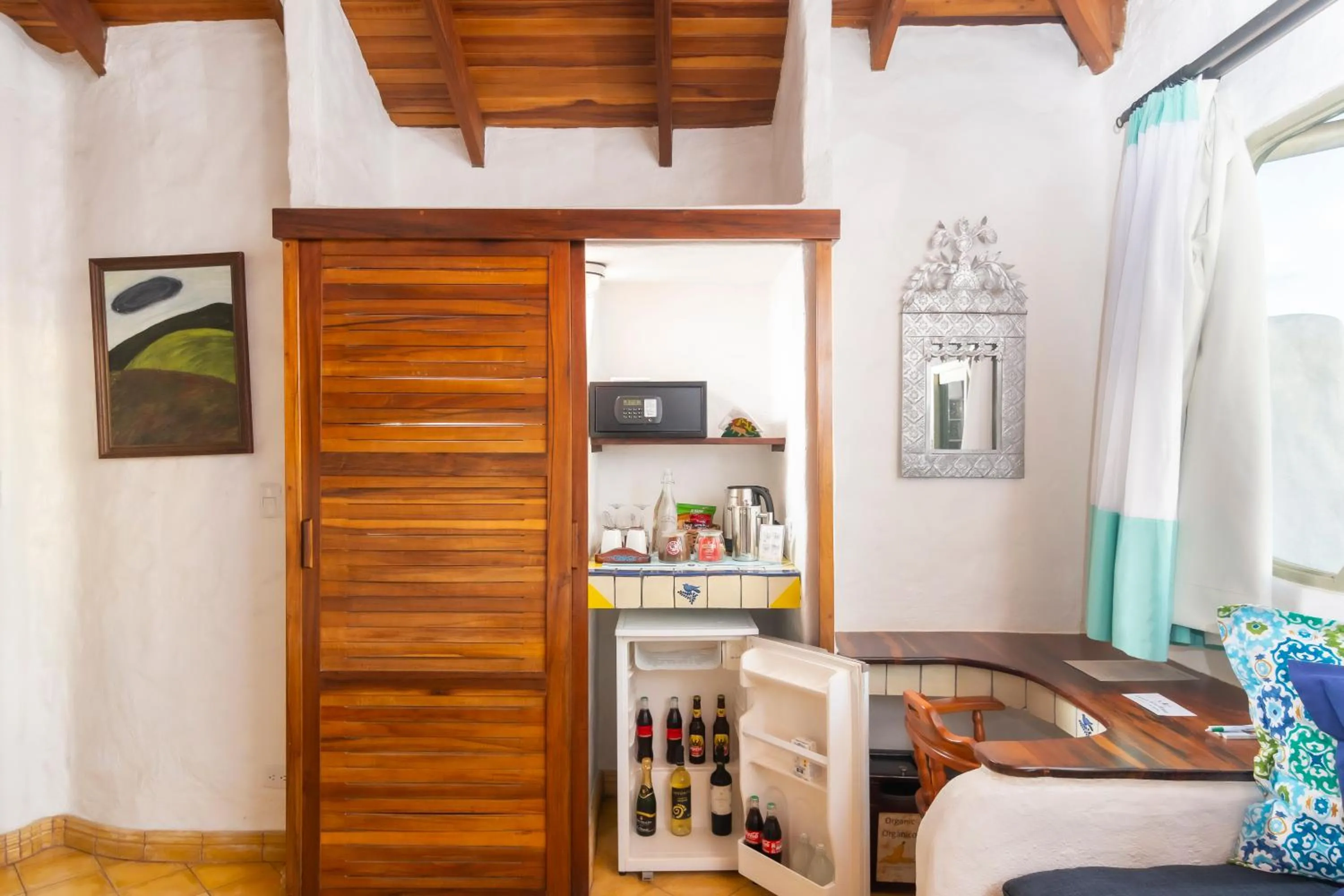 minibar in Finca Rosa Blanca Coffee Farm and Inn