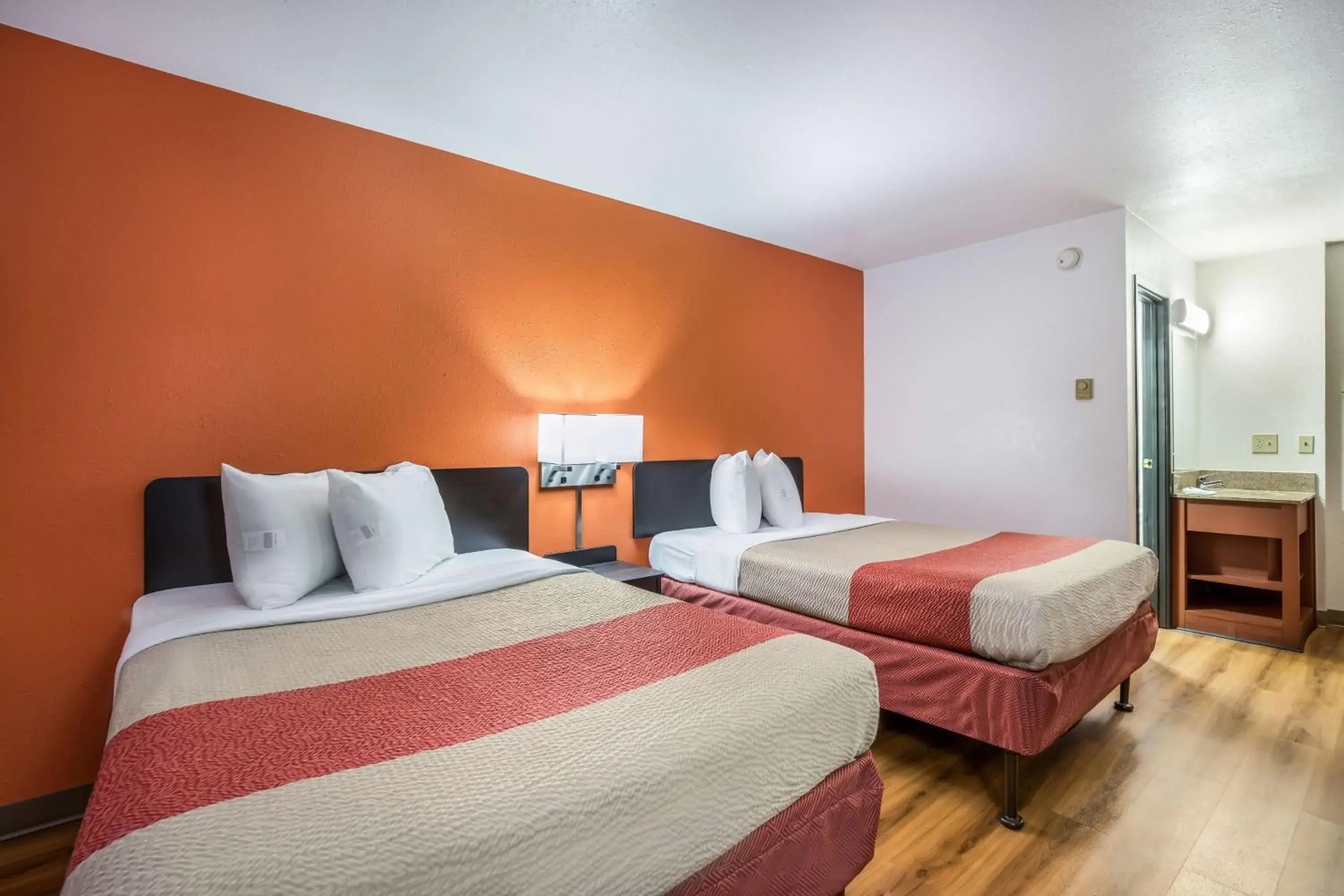 Bedroom, Bed in Motel 6-Madison, WI - East Bedroom, Bed in Motel 6-Madison, WI - East