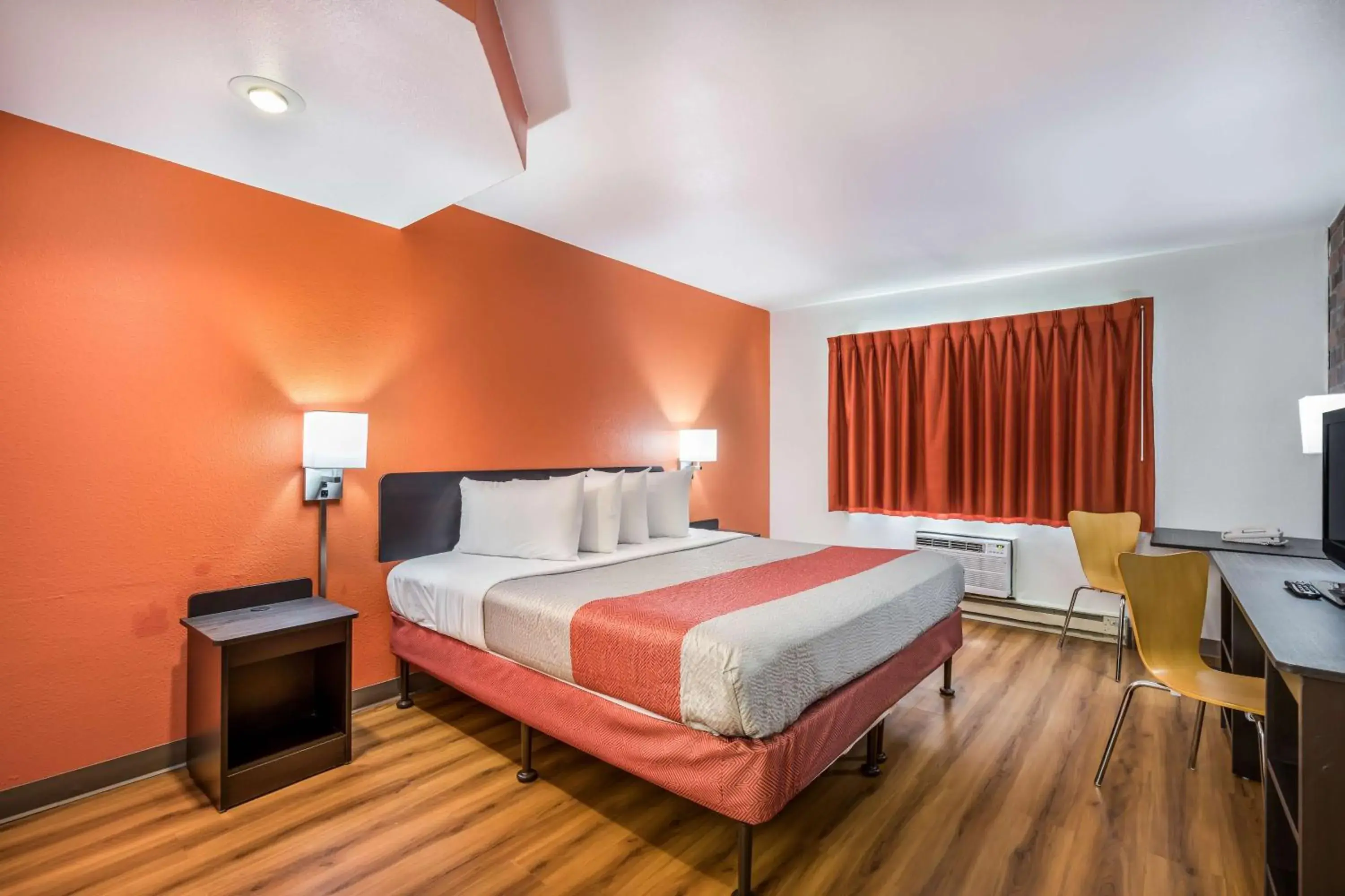 Bedroom, Bed in Motel 6-Madison, WI - East Bedroom, Bed in Motel 6-Madison, WI - East