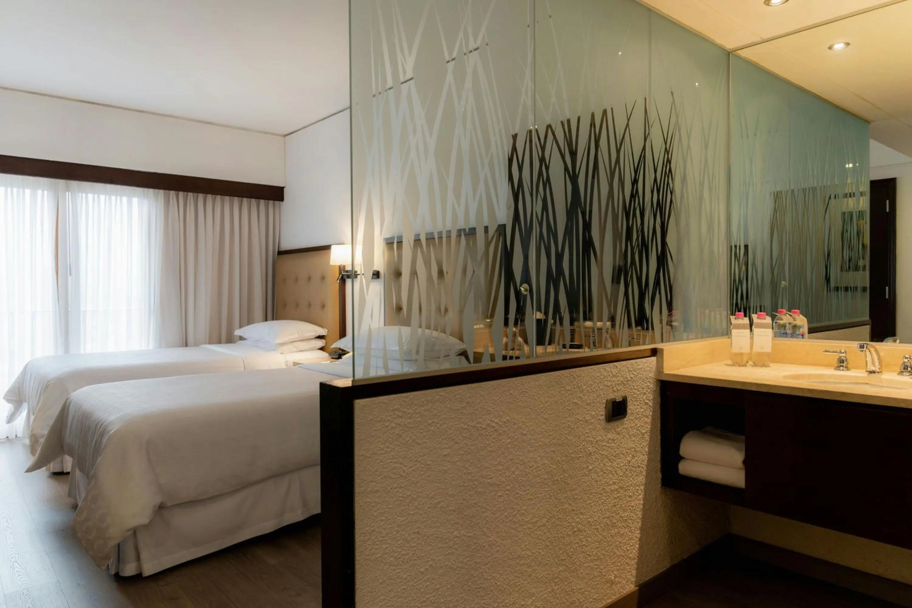 Photo of the whole room, Bed in Sheraton Lima Historic Center