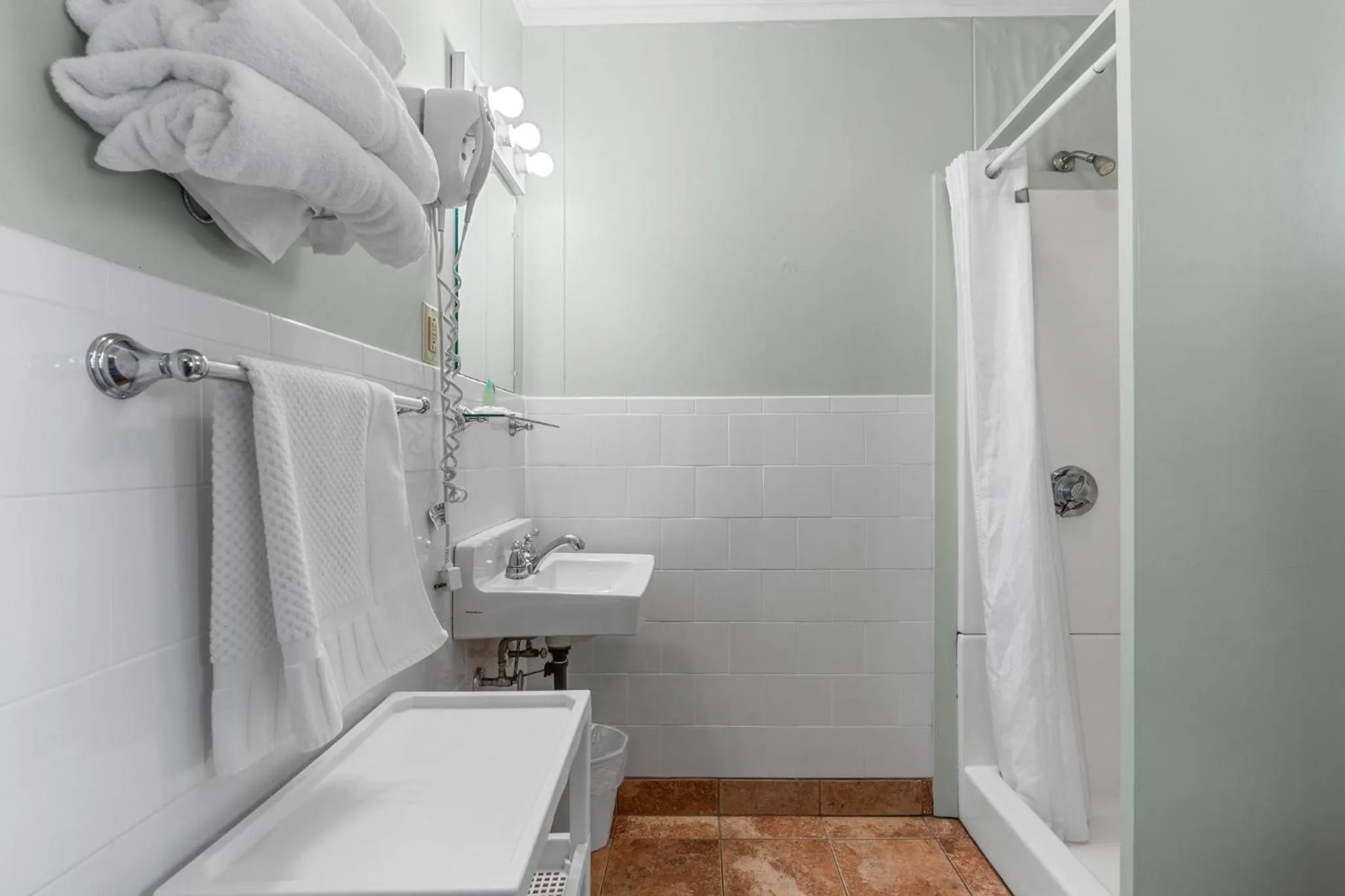 Bathroom in Echo Motel