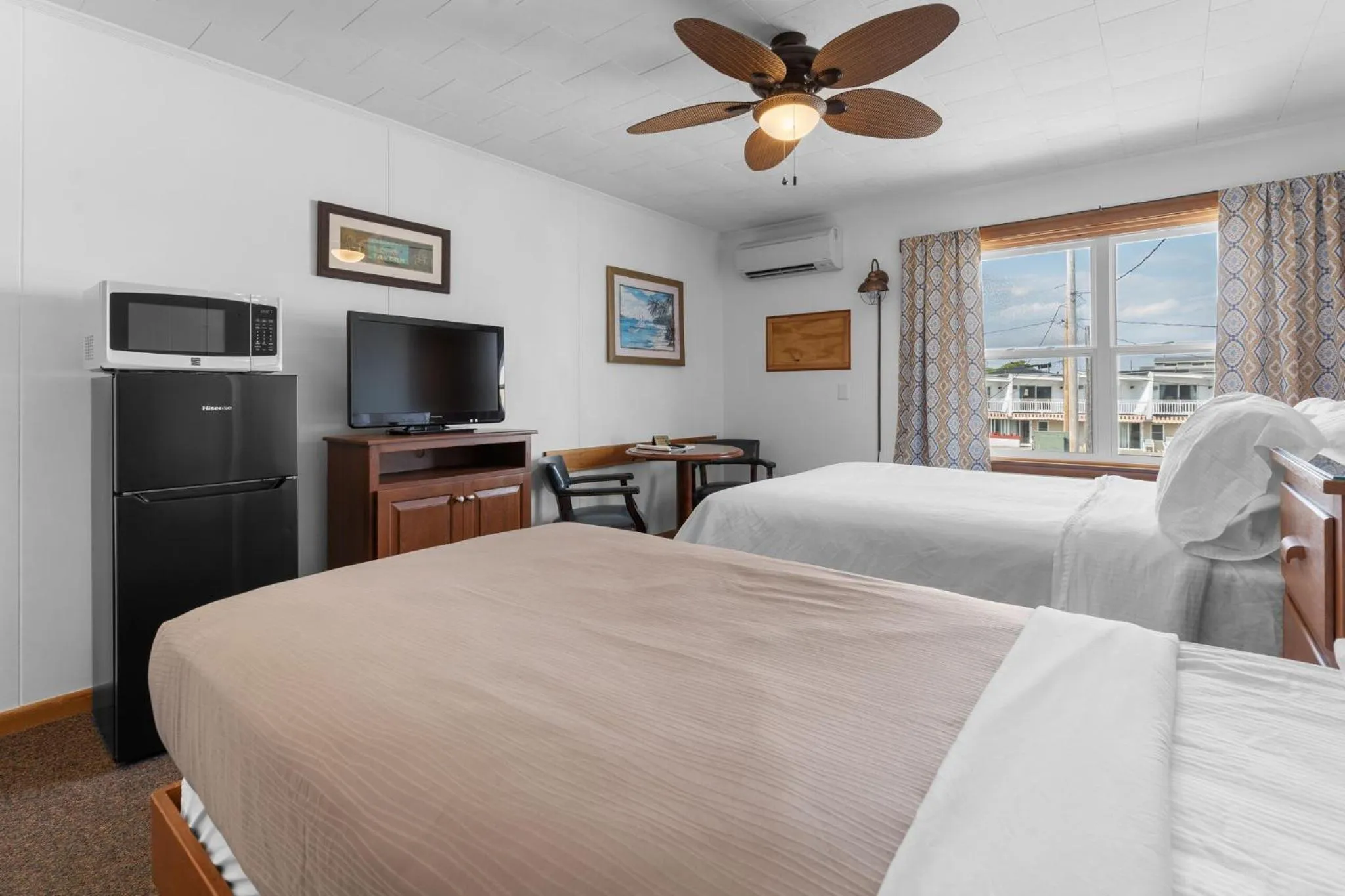 Photo of the whole room, Bed in Echo Motel