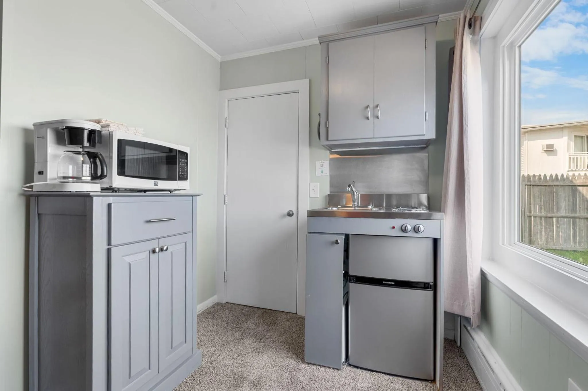 Kitchen or kitchenette in Echo Motel
