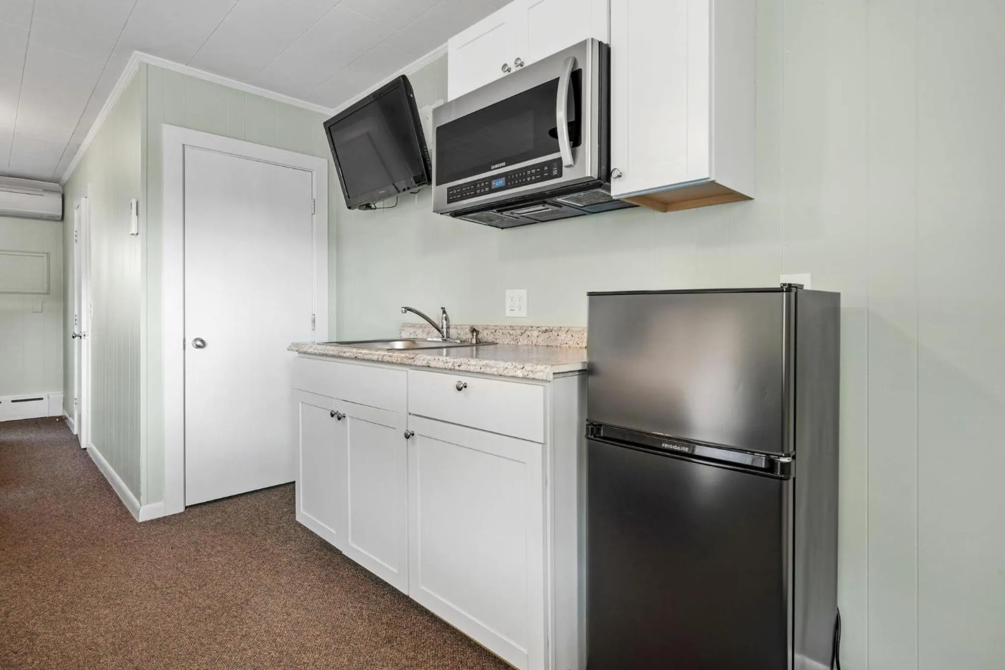 Kitchen or kitchenette in Echo Motel