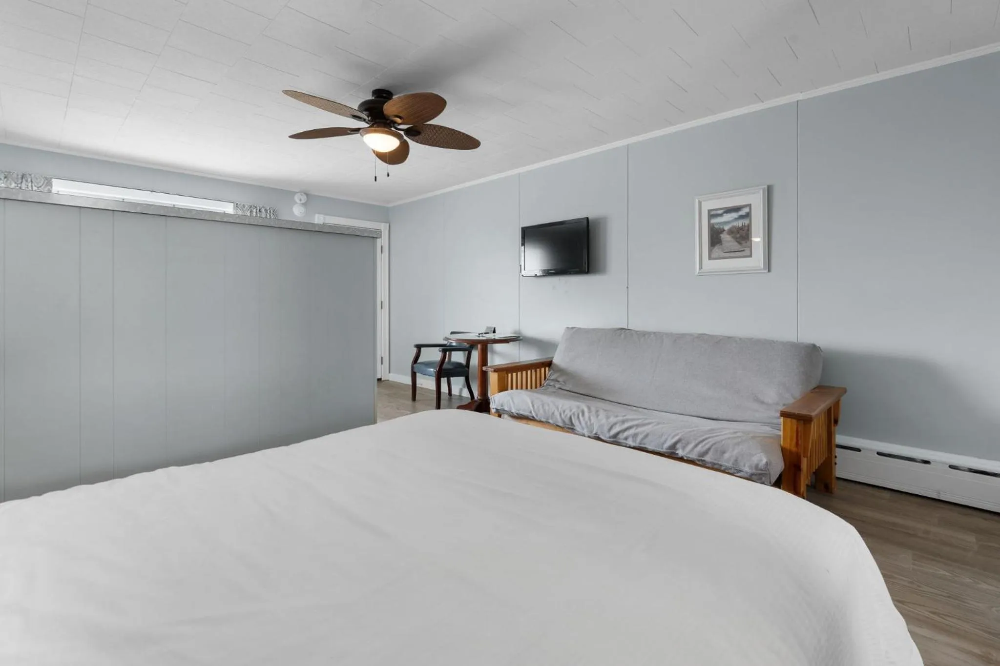 furniture, Bed in Echo Motel