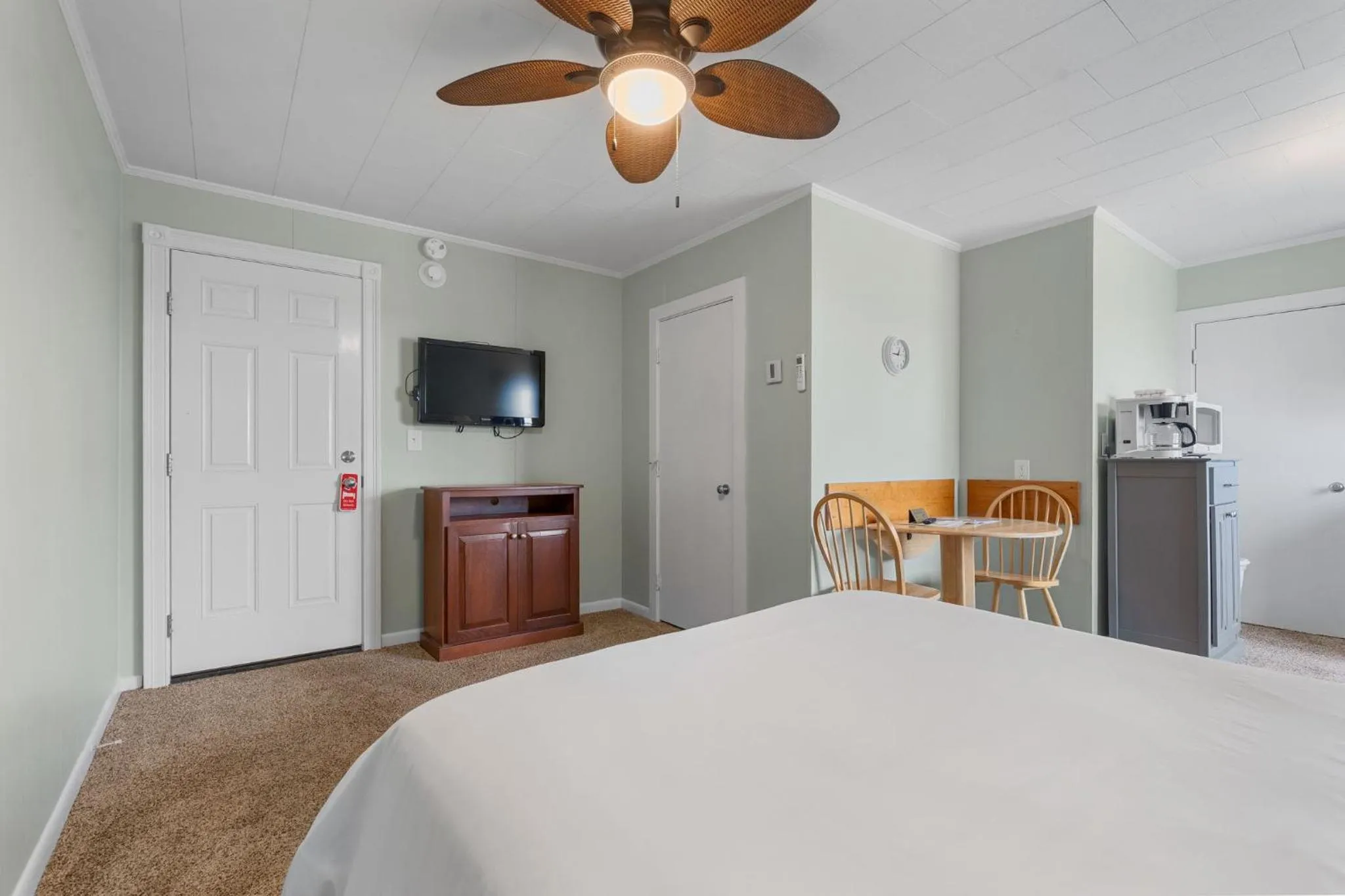 Photo of the whole room, Bed in Echo Motel