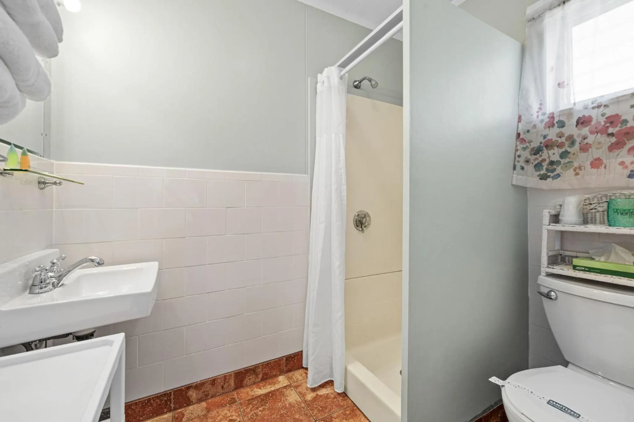 Bathroom in Echo Motel