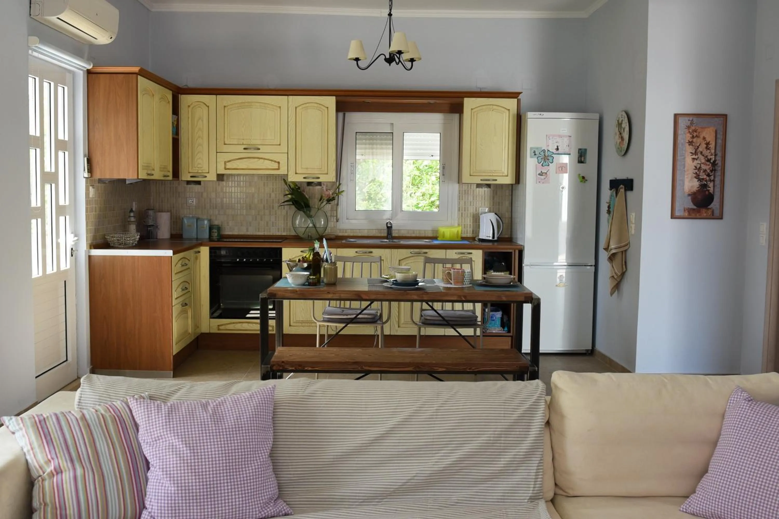 Kitchen or kitchenette in Dimitris' & Valentina's Home