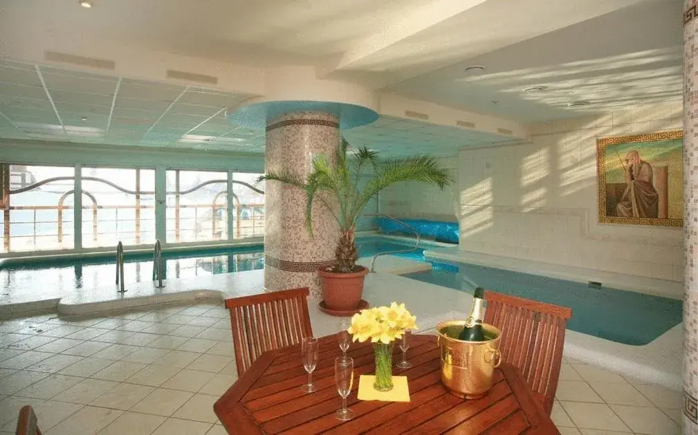 Swimming Pool in Hotel Praha