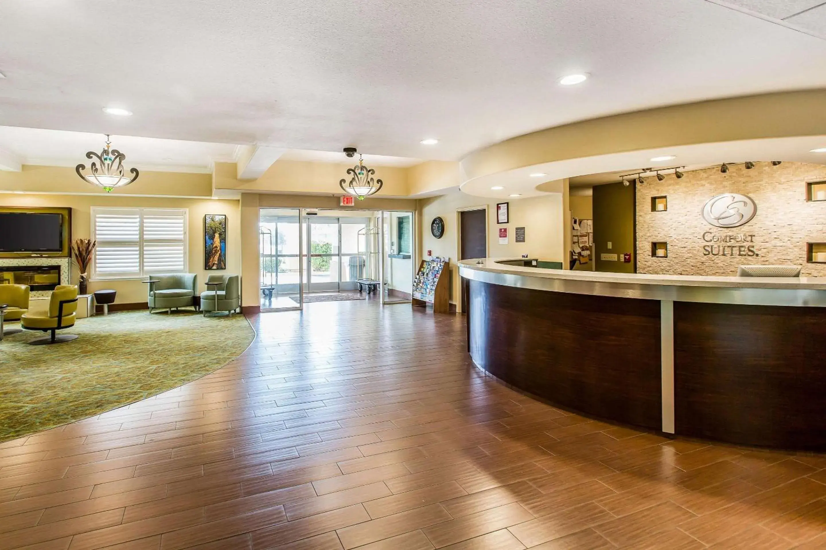 Lobby or reception in Comfort Suites Fresno River Park Lobby or reception in Comfort Suites Fresno River Park