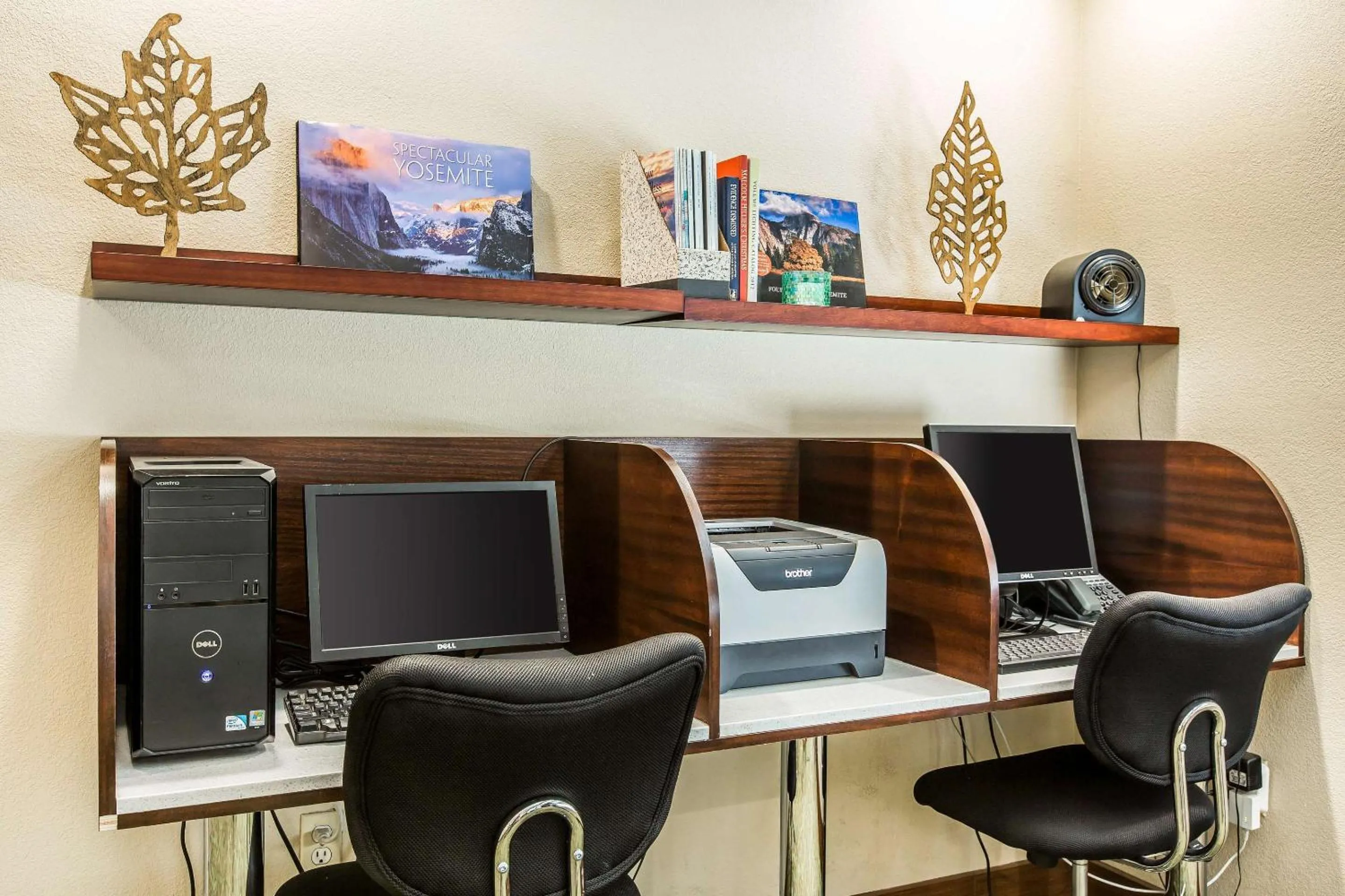 Business facilities in Comfort Suites Fresno River Park