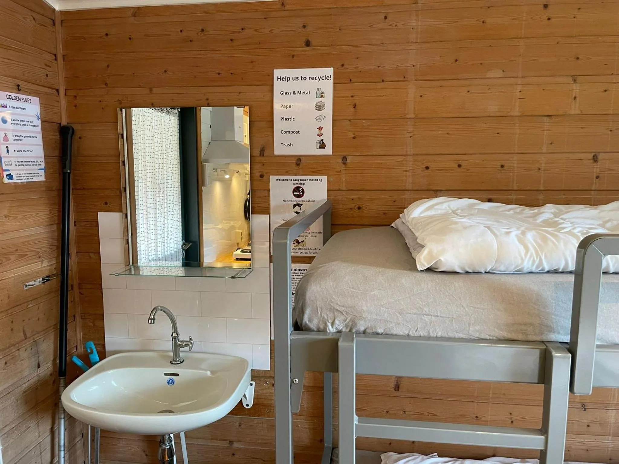 kitchen, Bed in Langenuen Motel & Camping