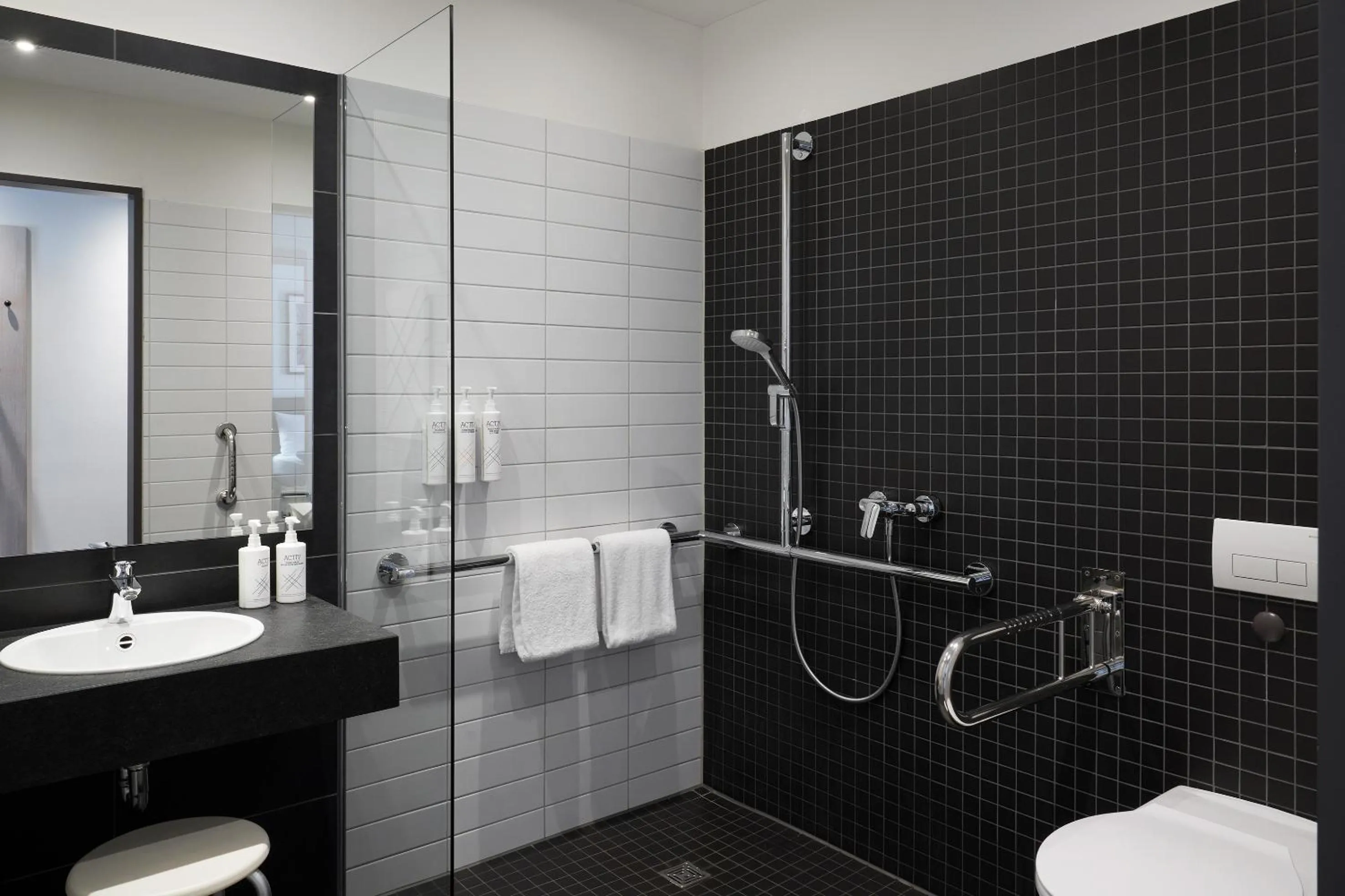 Bathroom in Four Points Flex by Sheraton Koblenz