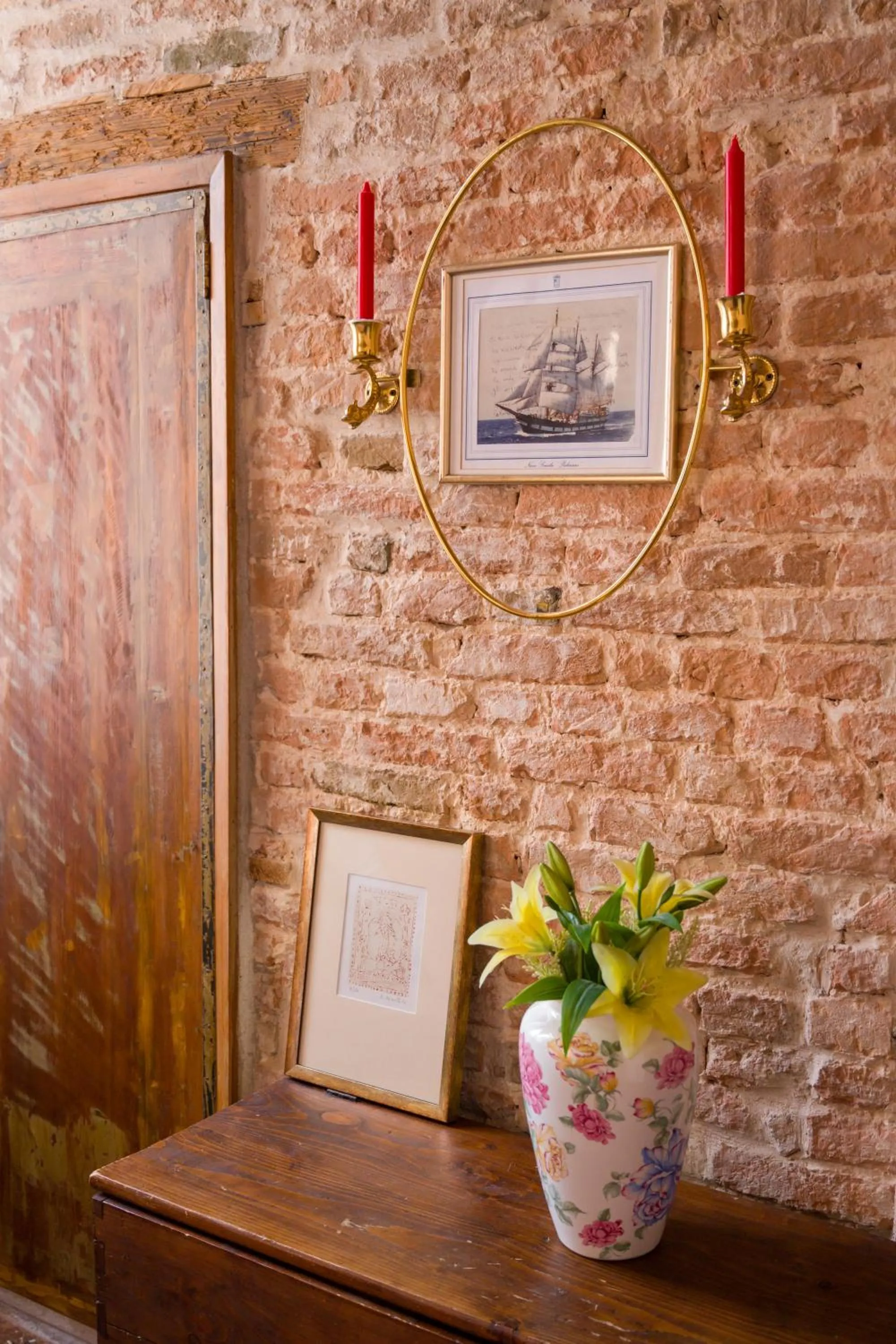 Decorative detail in San Polo Home