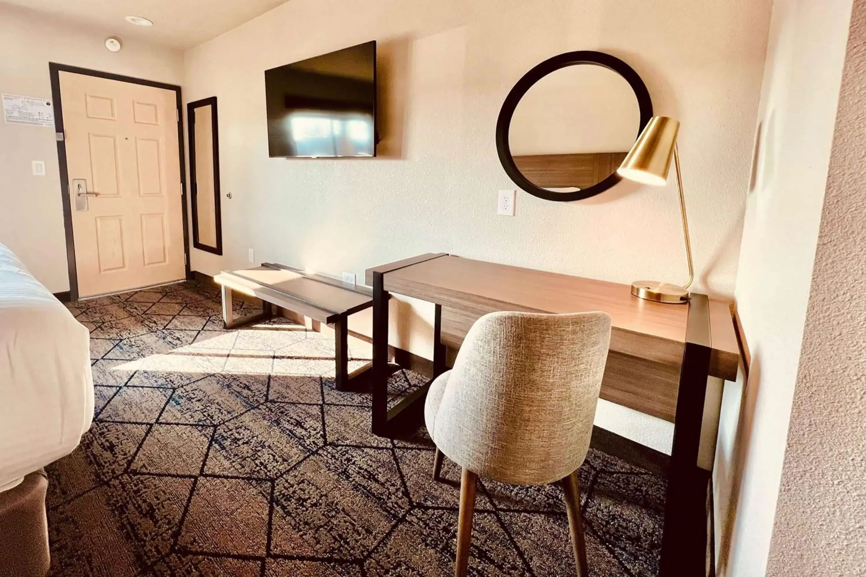 Photo of the whole room in Ramada by Wyndham Modesto Yosemite Area Photo of the whole room in Ramada by Wyndham Modesto Yosemite Area