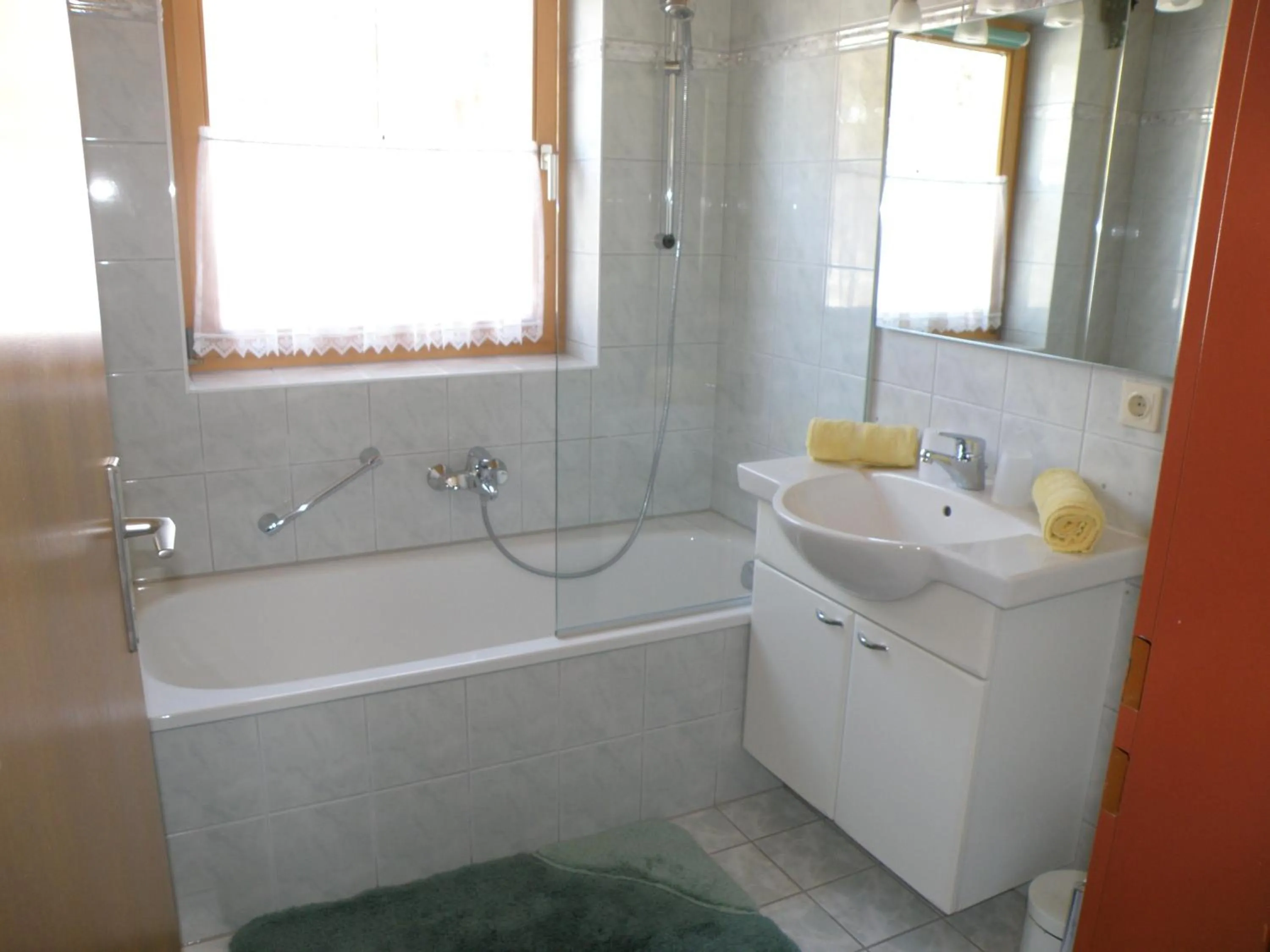 Bathroom in Tonis Appartements am Achensee